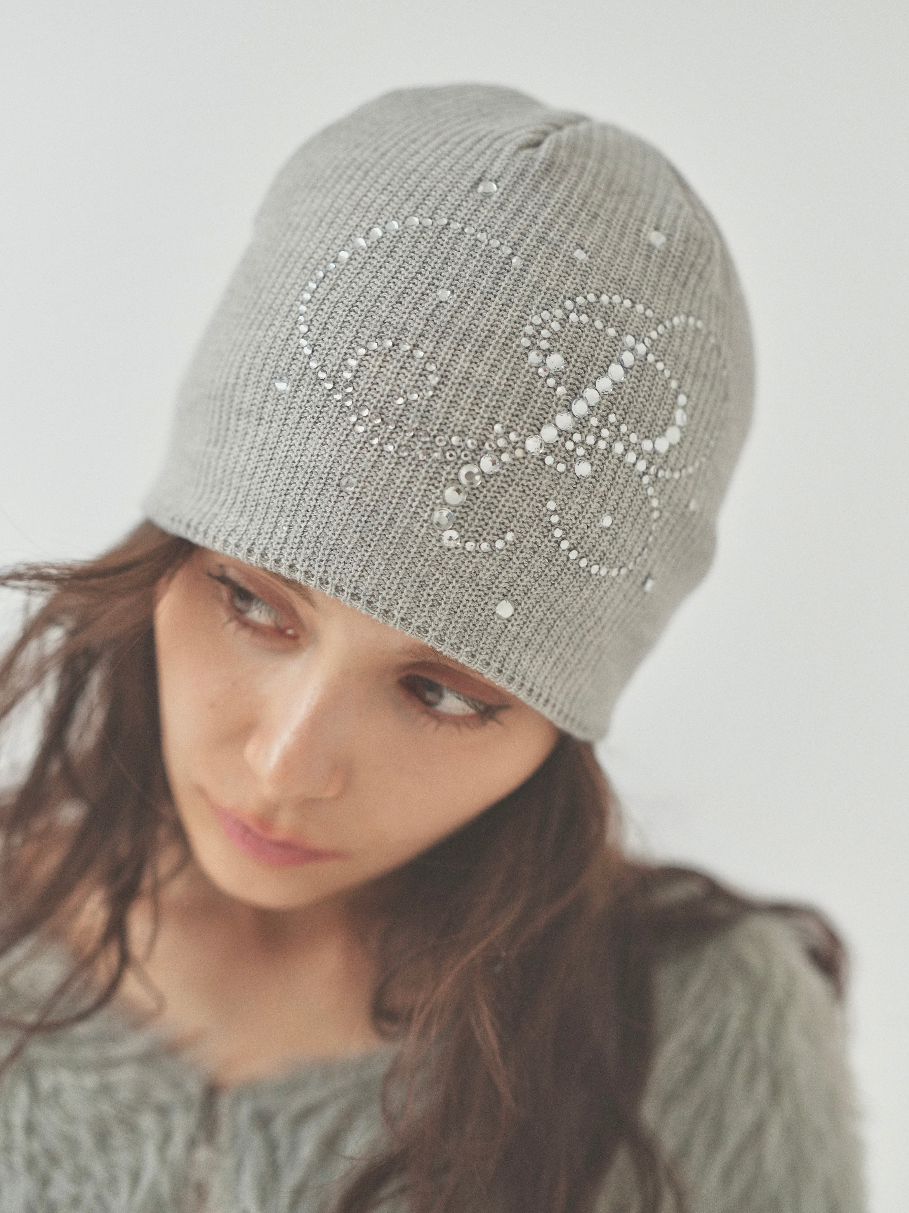 pc motif stone beanie