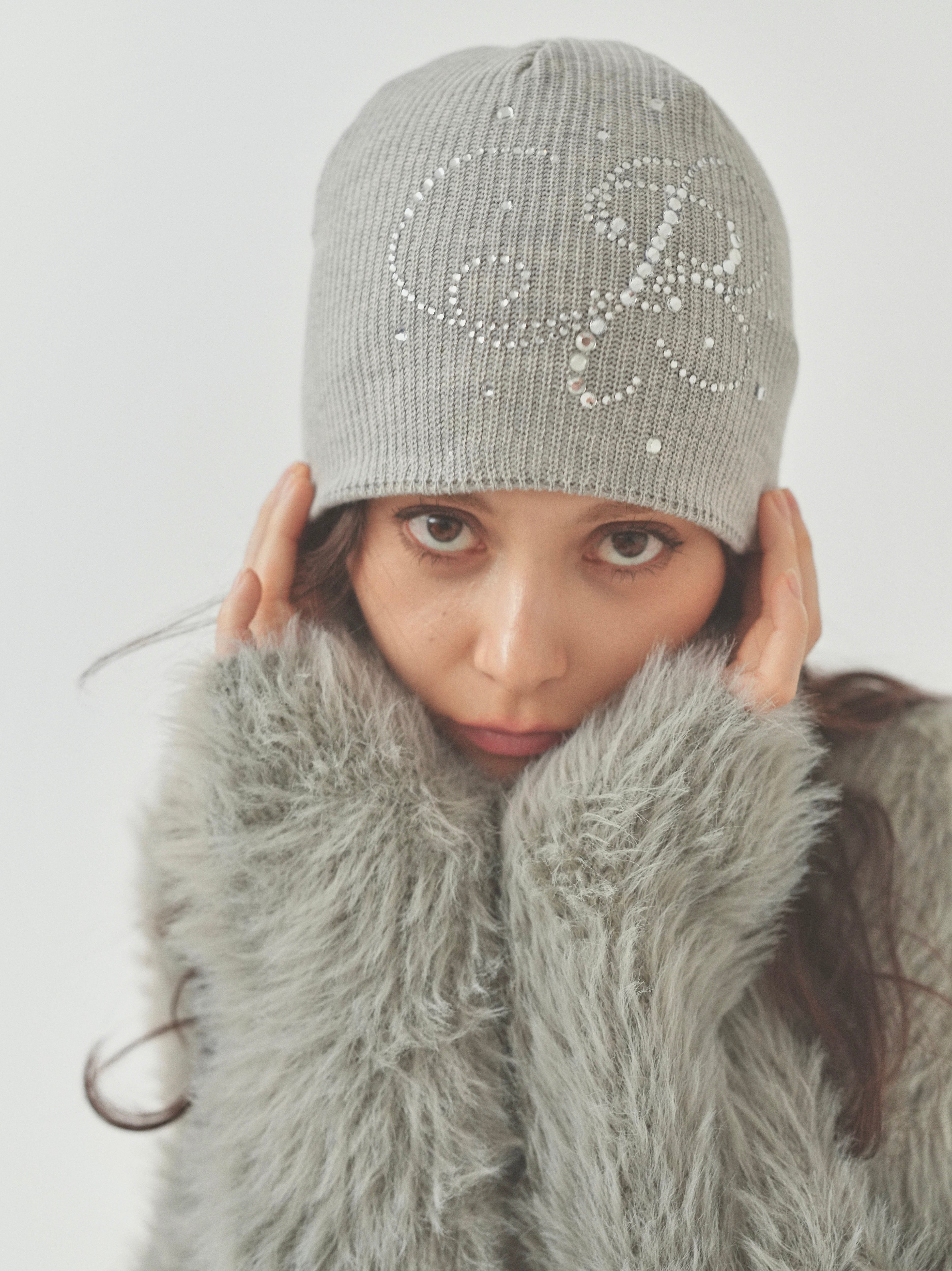 pc motif stone beanie