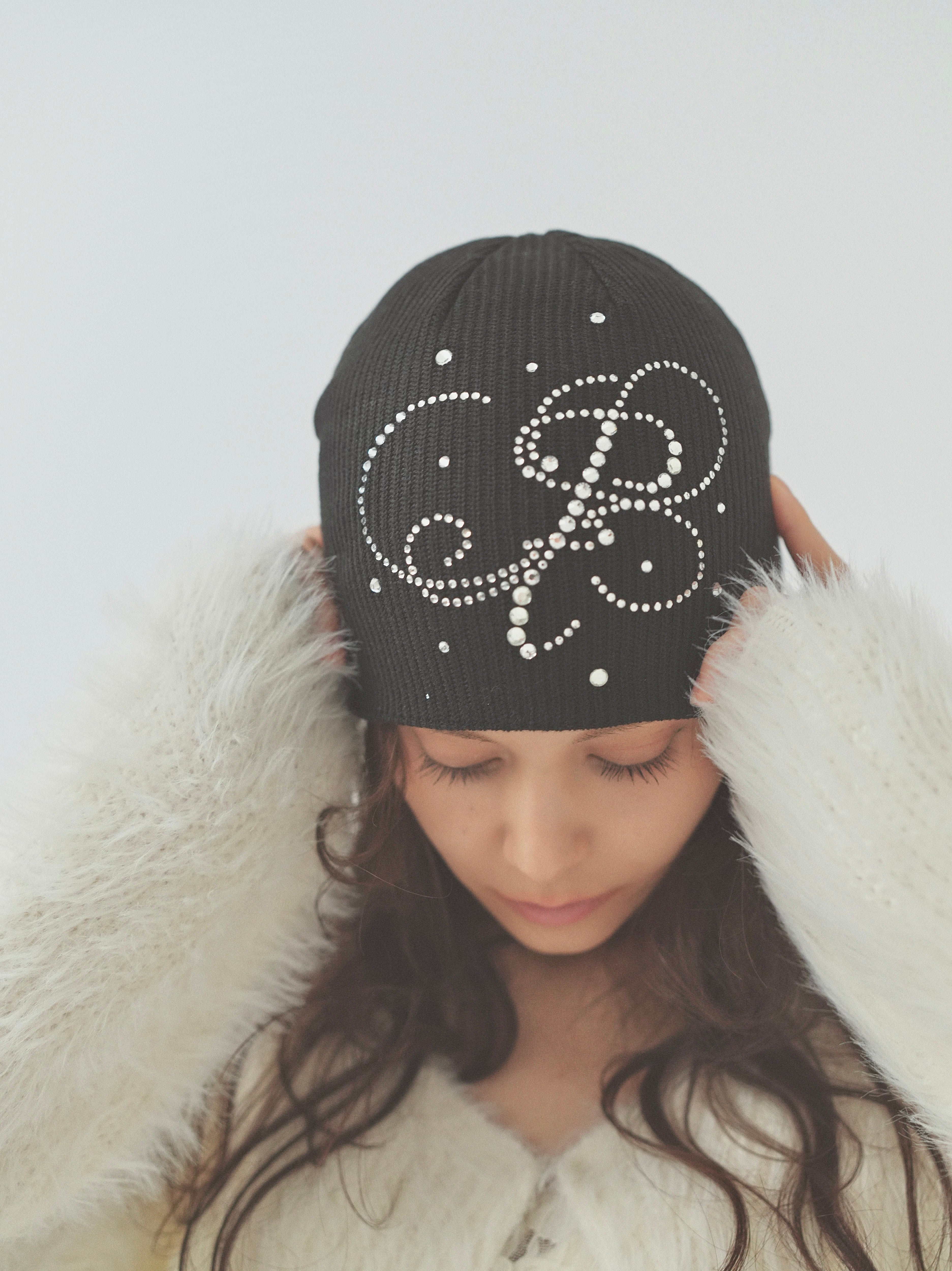 pc motif stone beanie