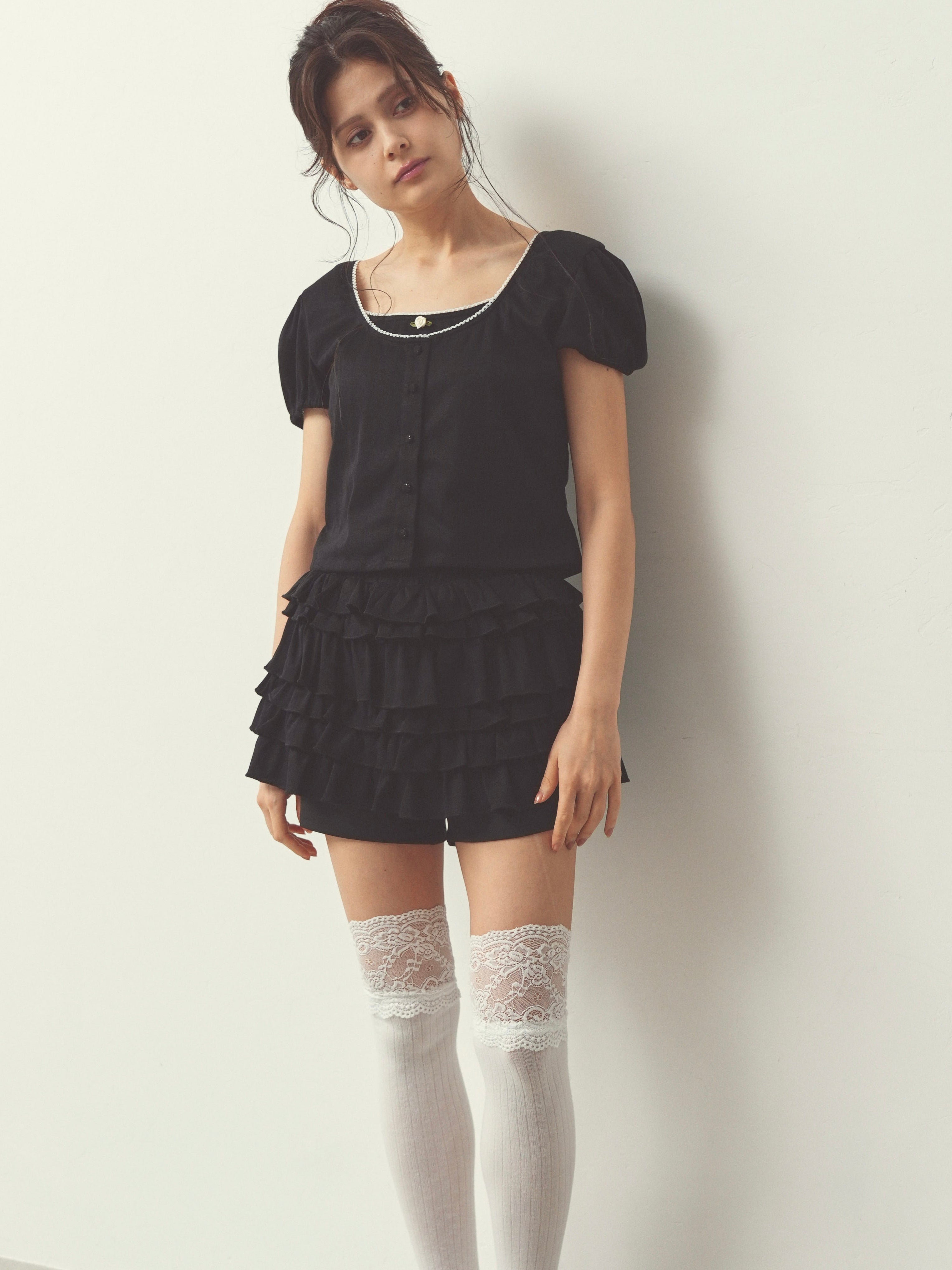 eyelet tiered mini pants