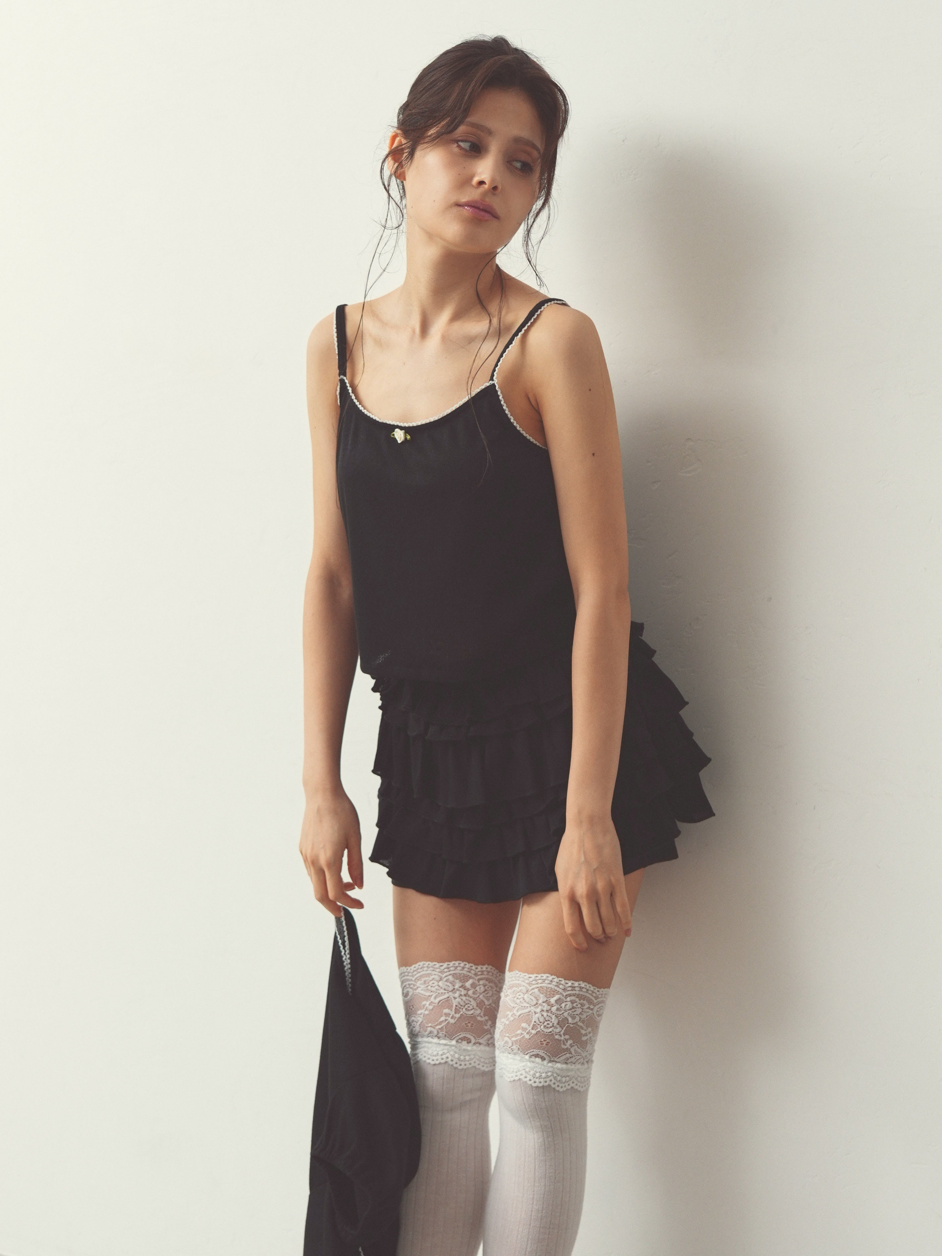 eyelet tiered mini pants