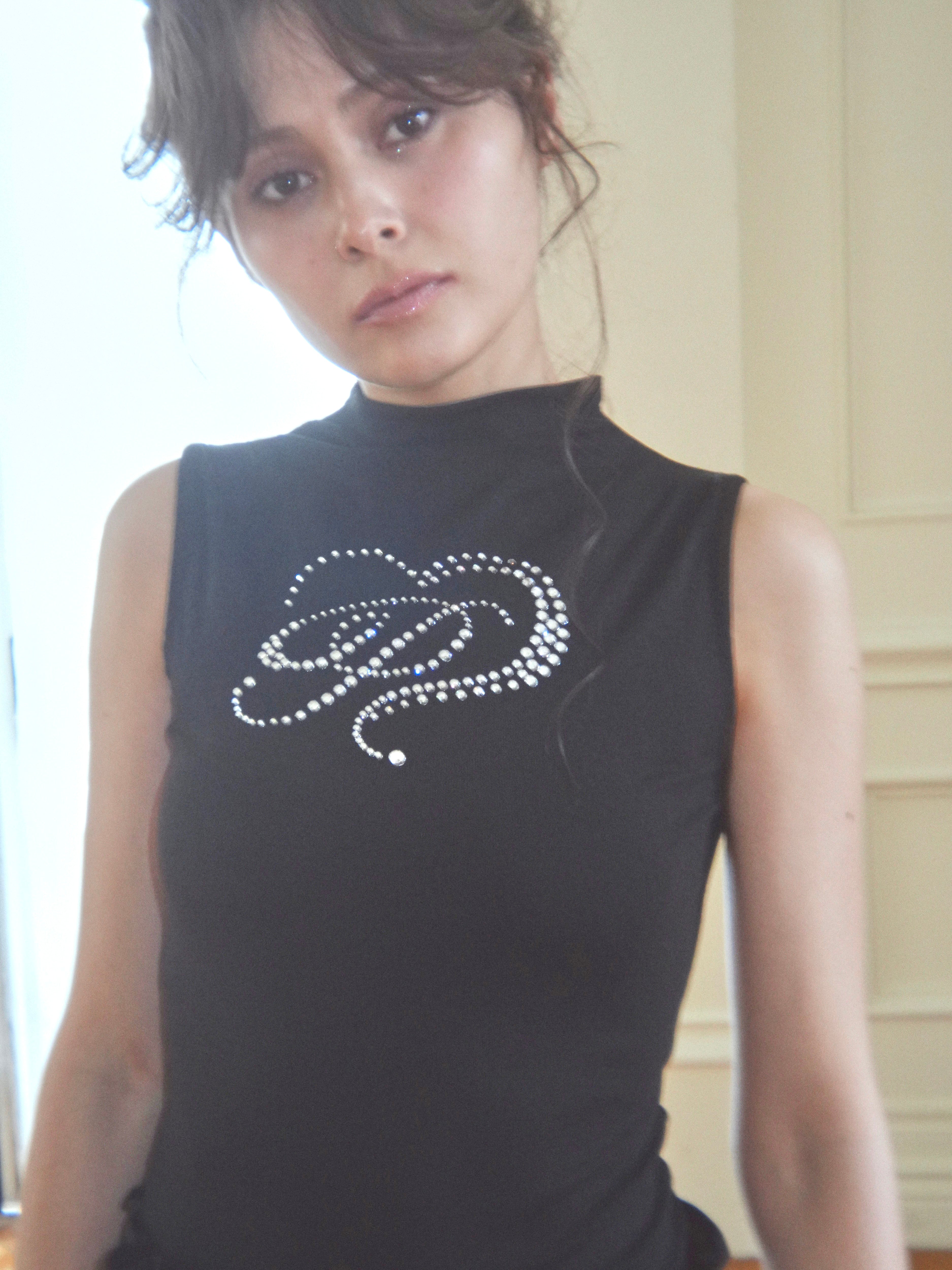 motif sleeveless top