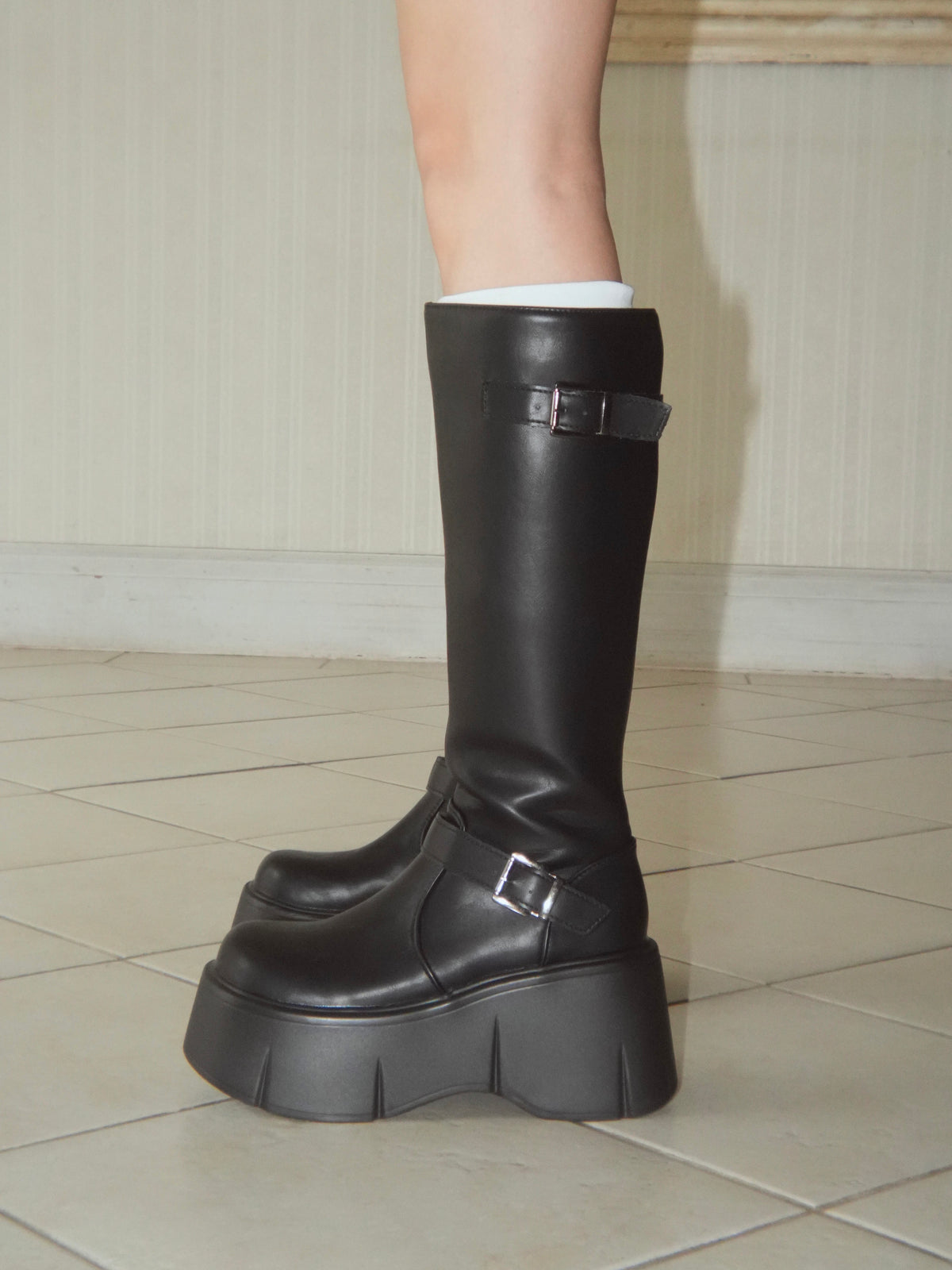 buckle volumesole boots