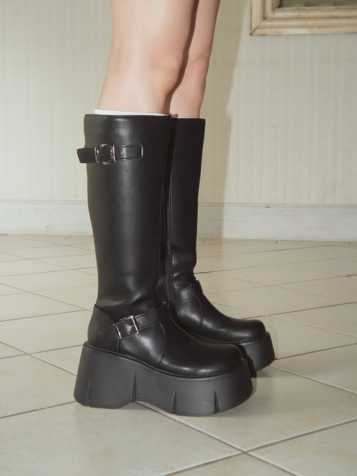 buckle volumesole boots