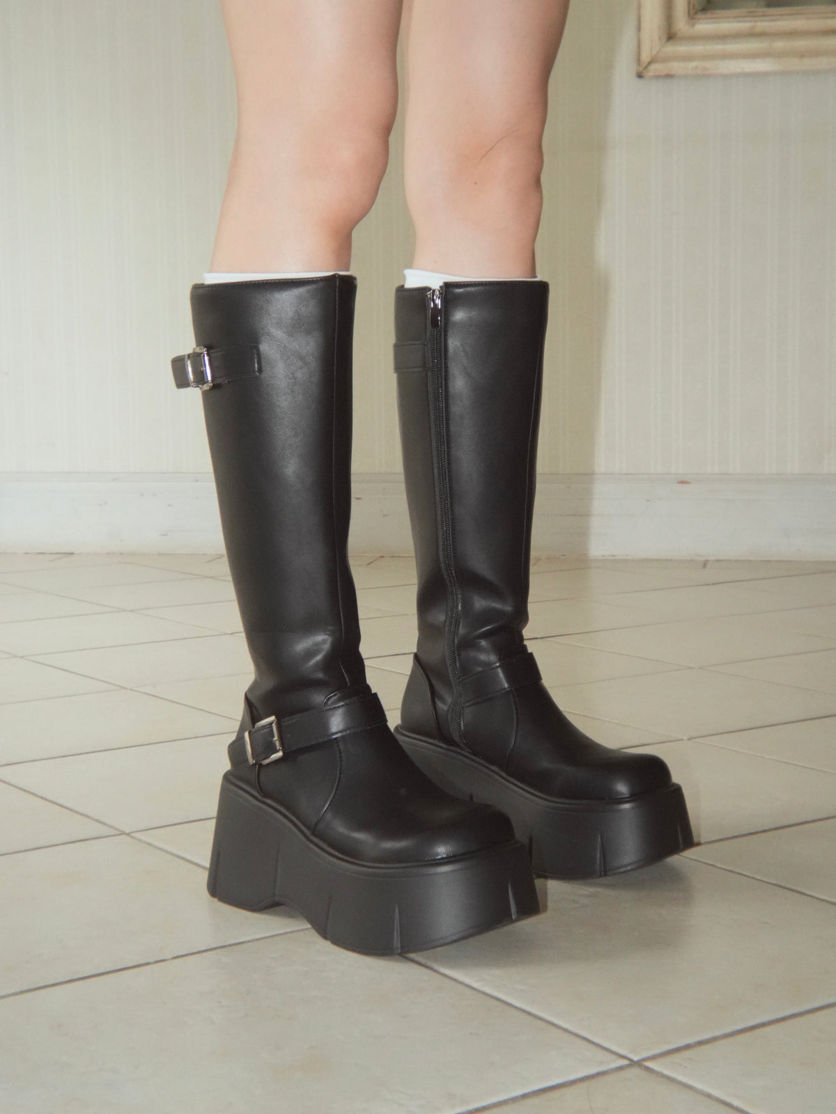 buckle volumesole boots