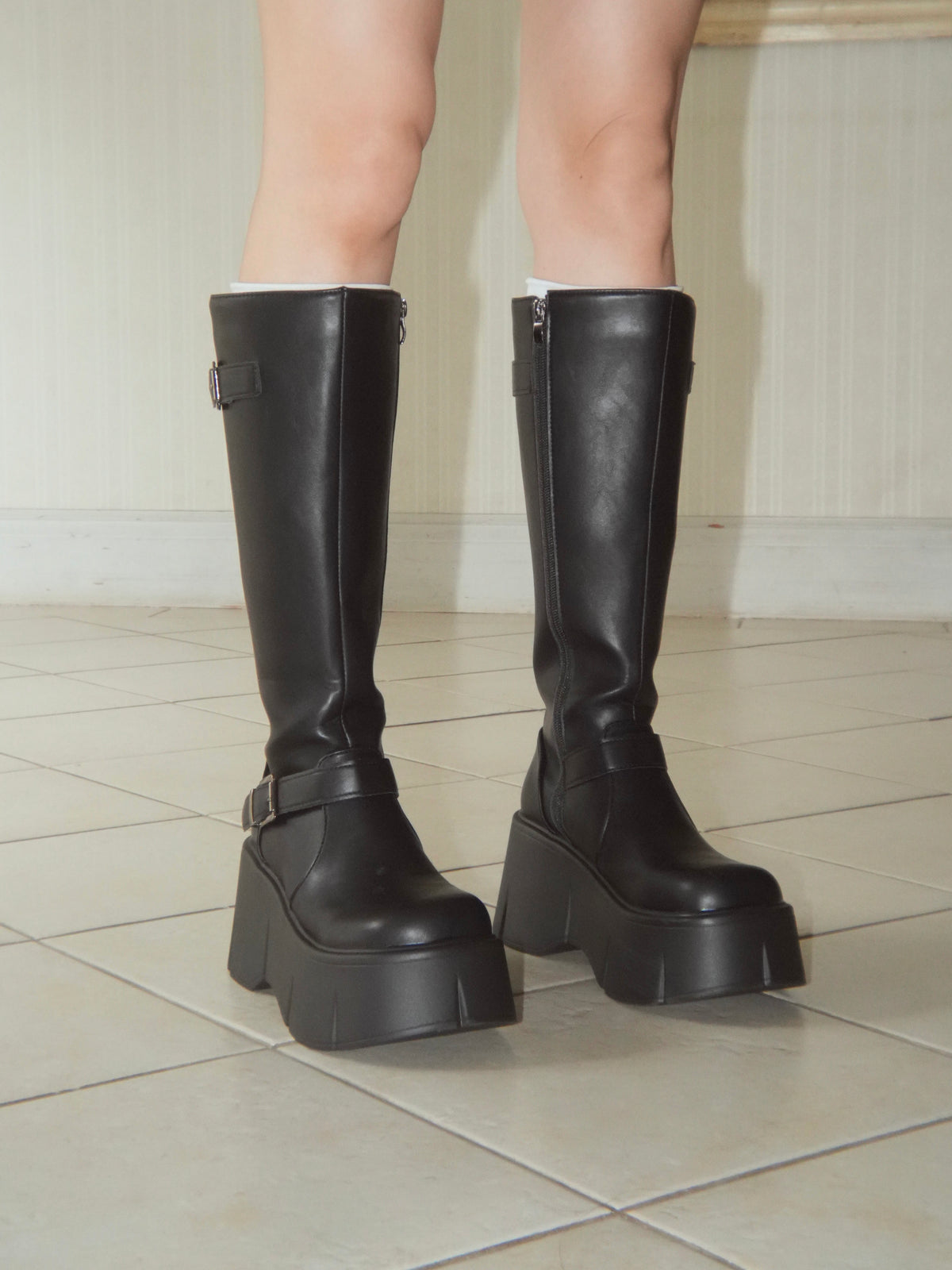 buckle volumesole boots