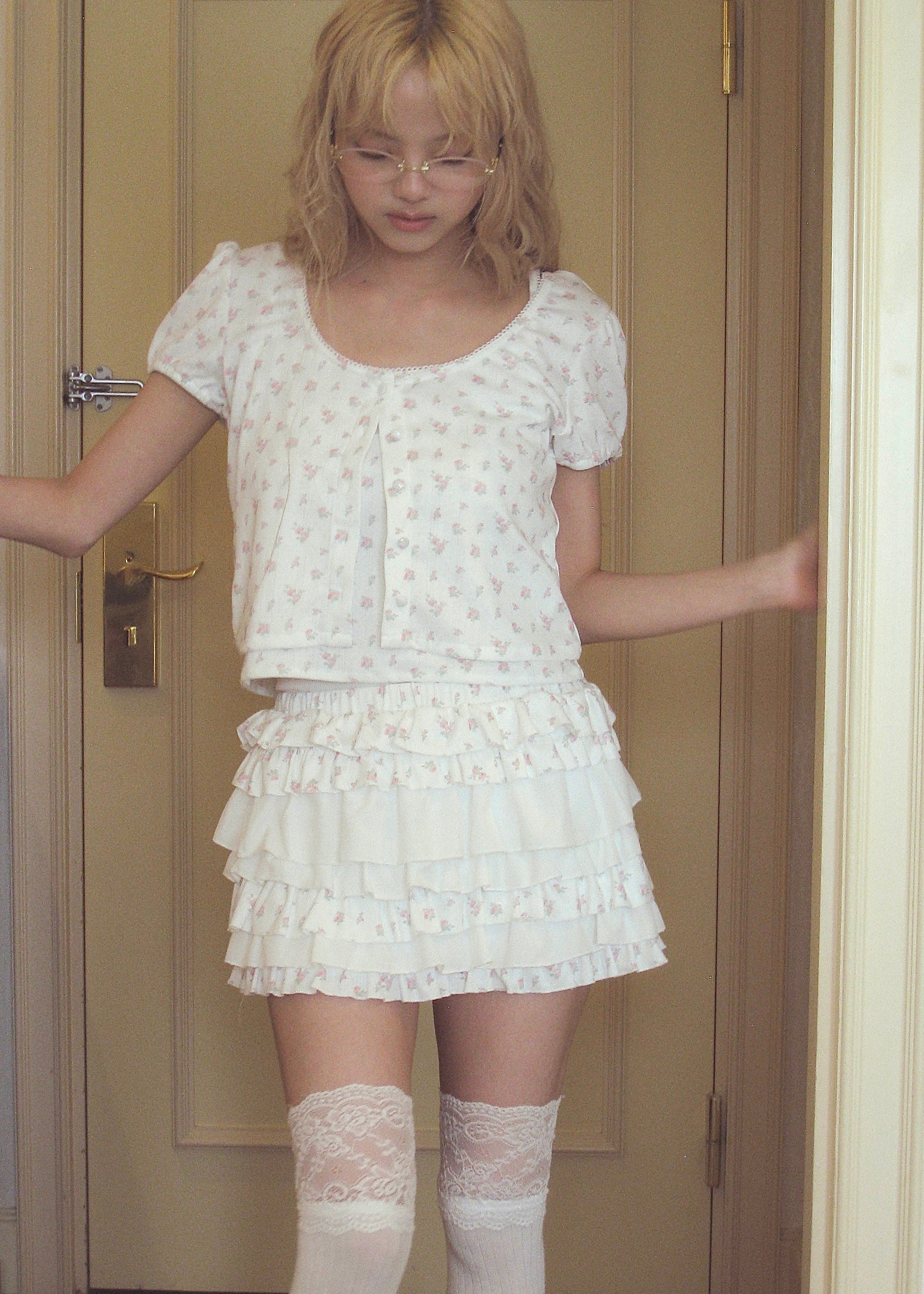 rose eyelet tiered mini pants