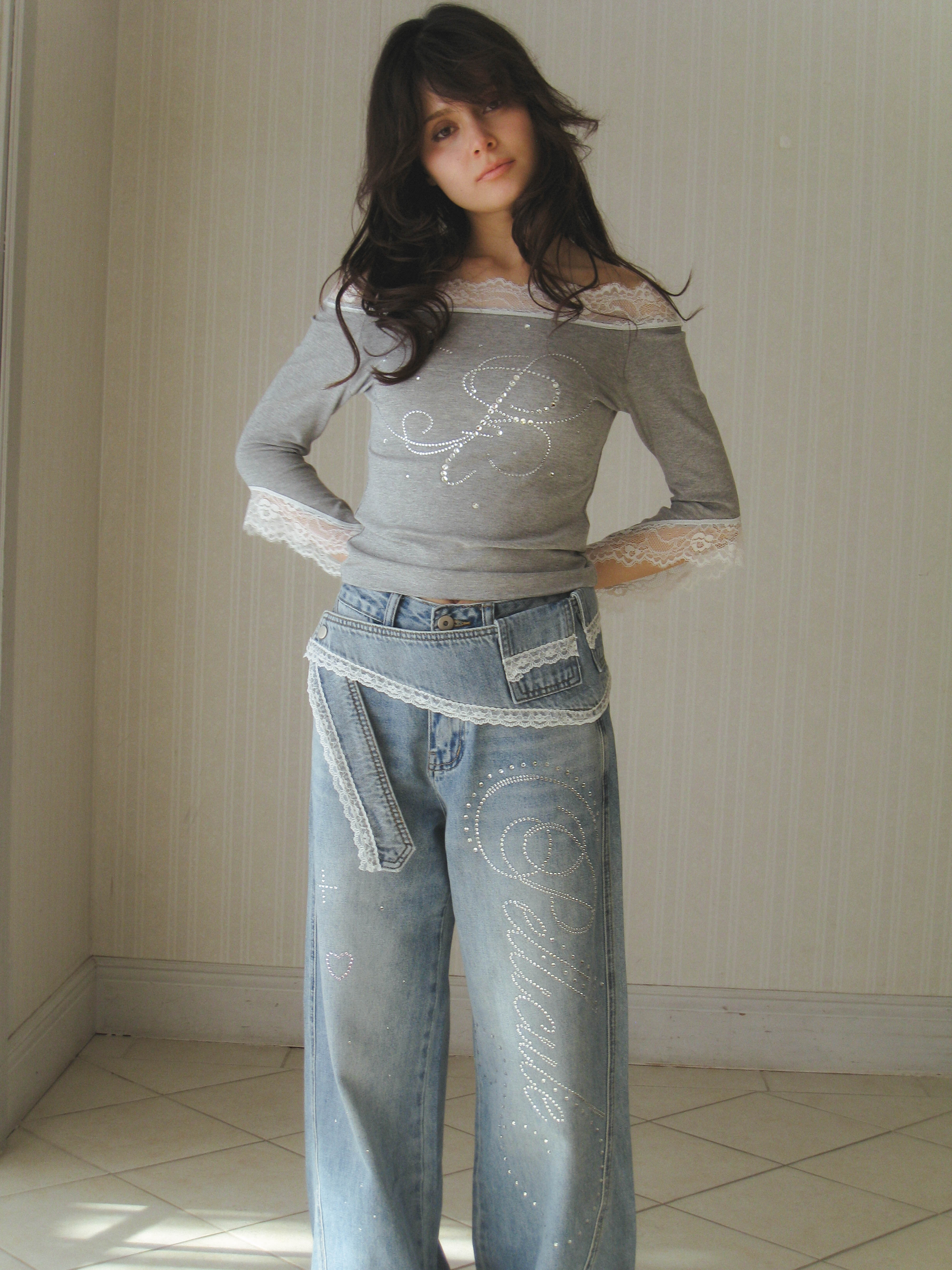 fluttering offshoulder
