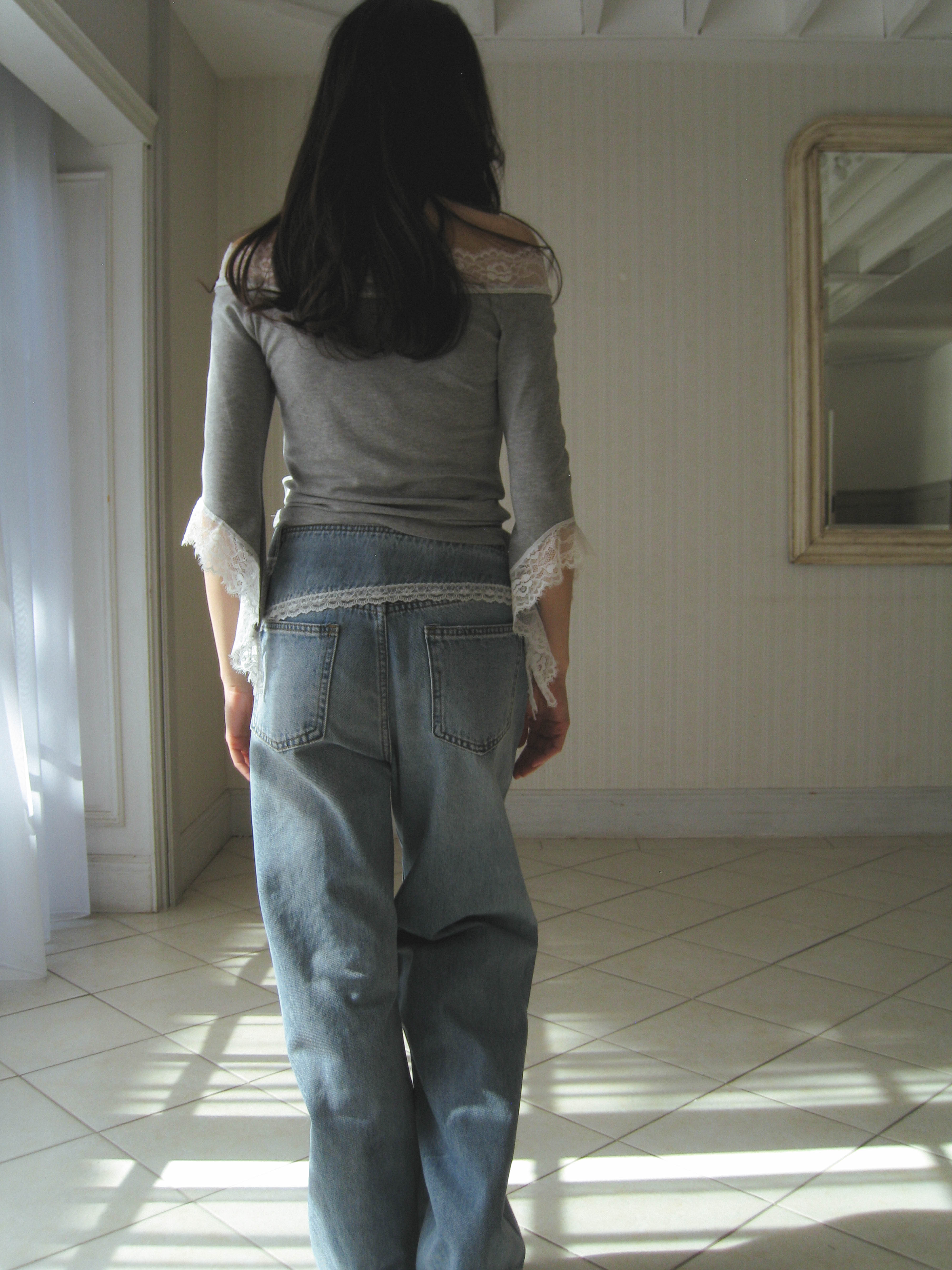 fluttering offshoulder
