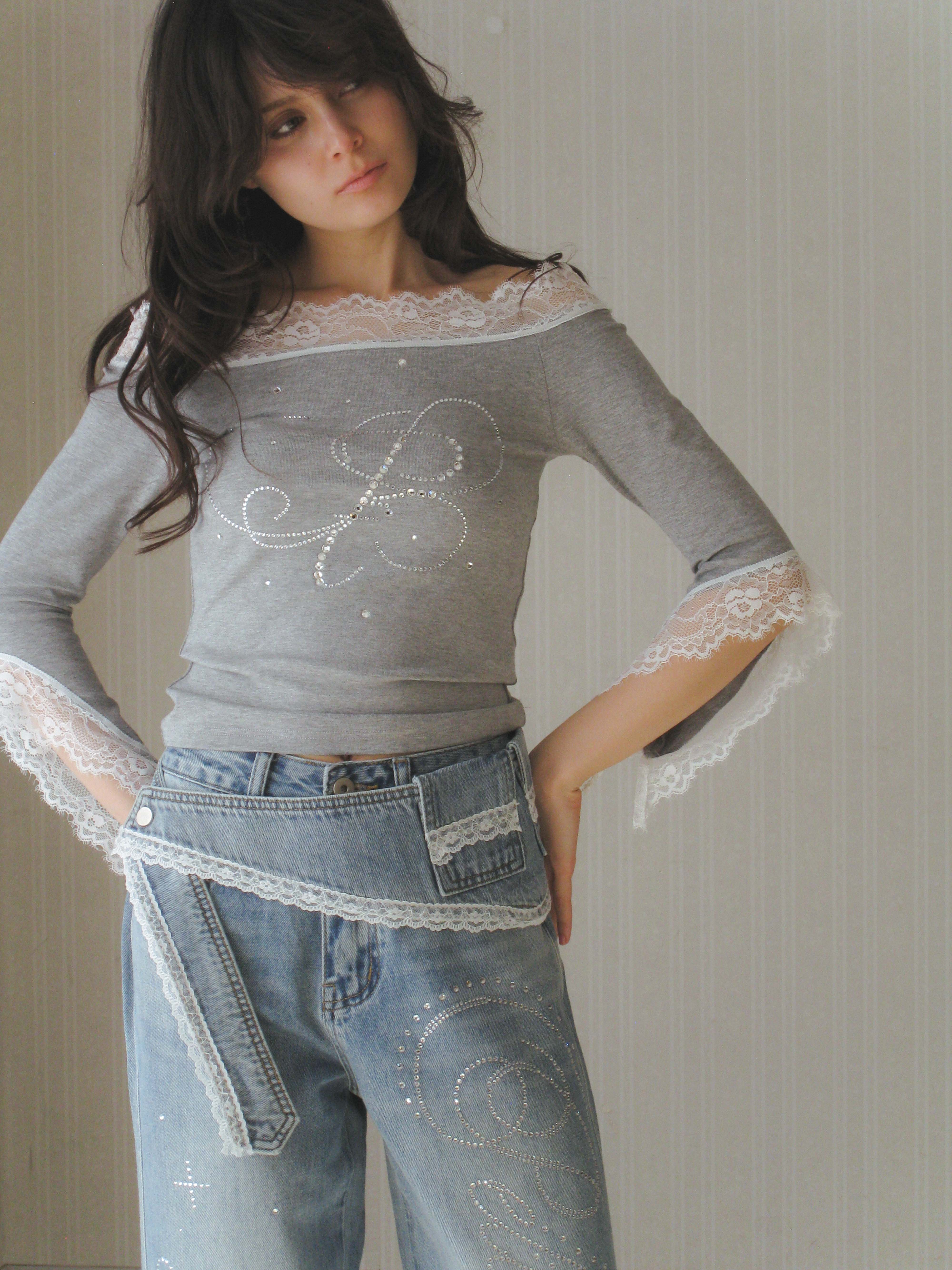 fluttering offshoulder