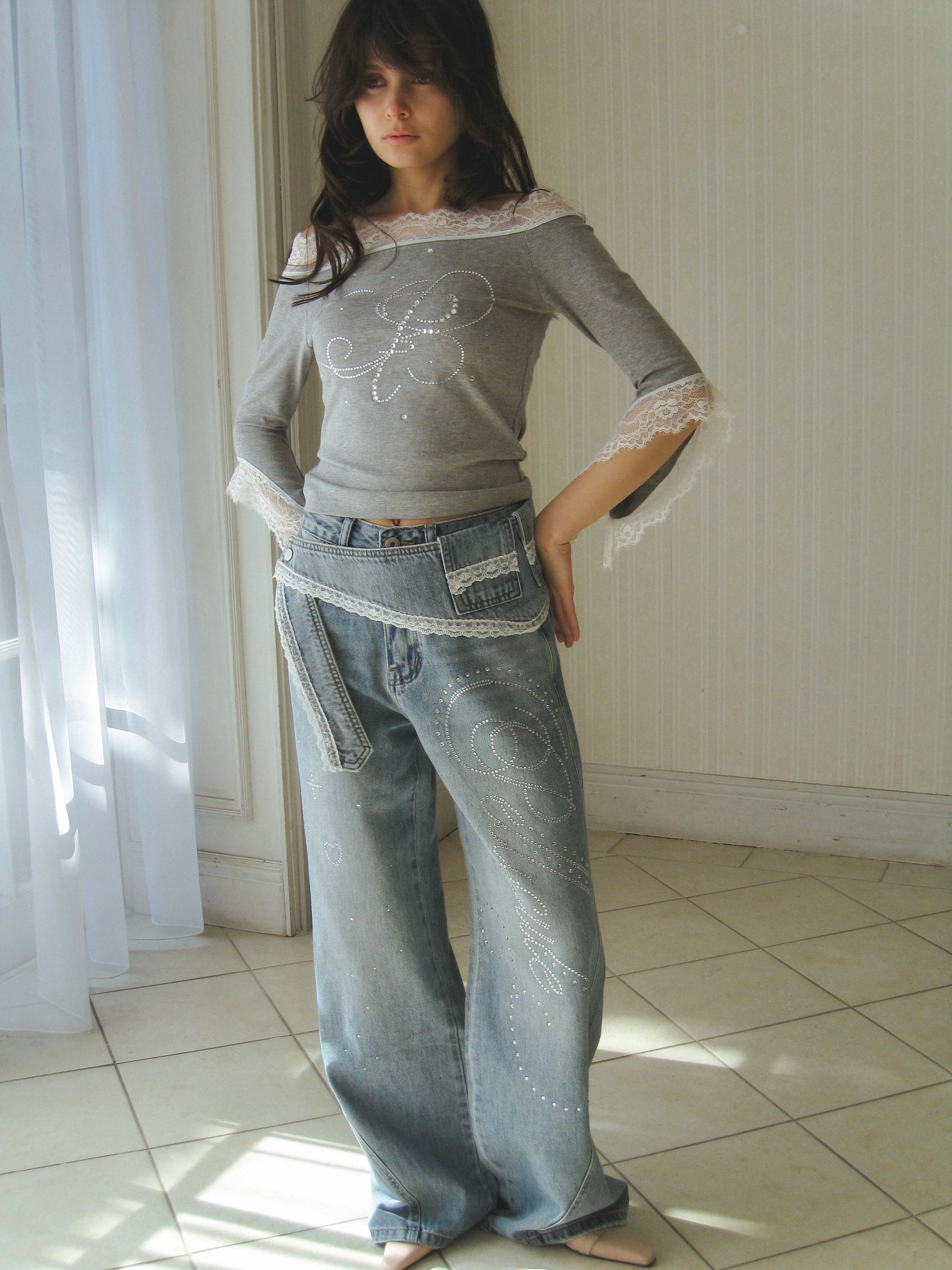 fluttering offshoulder