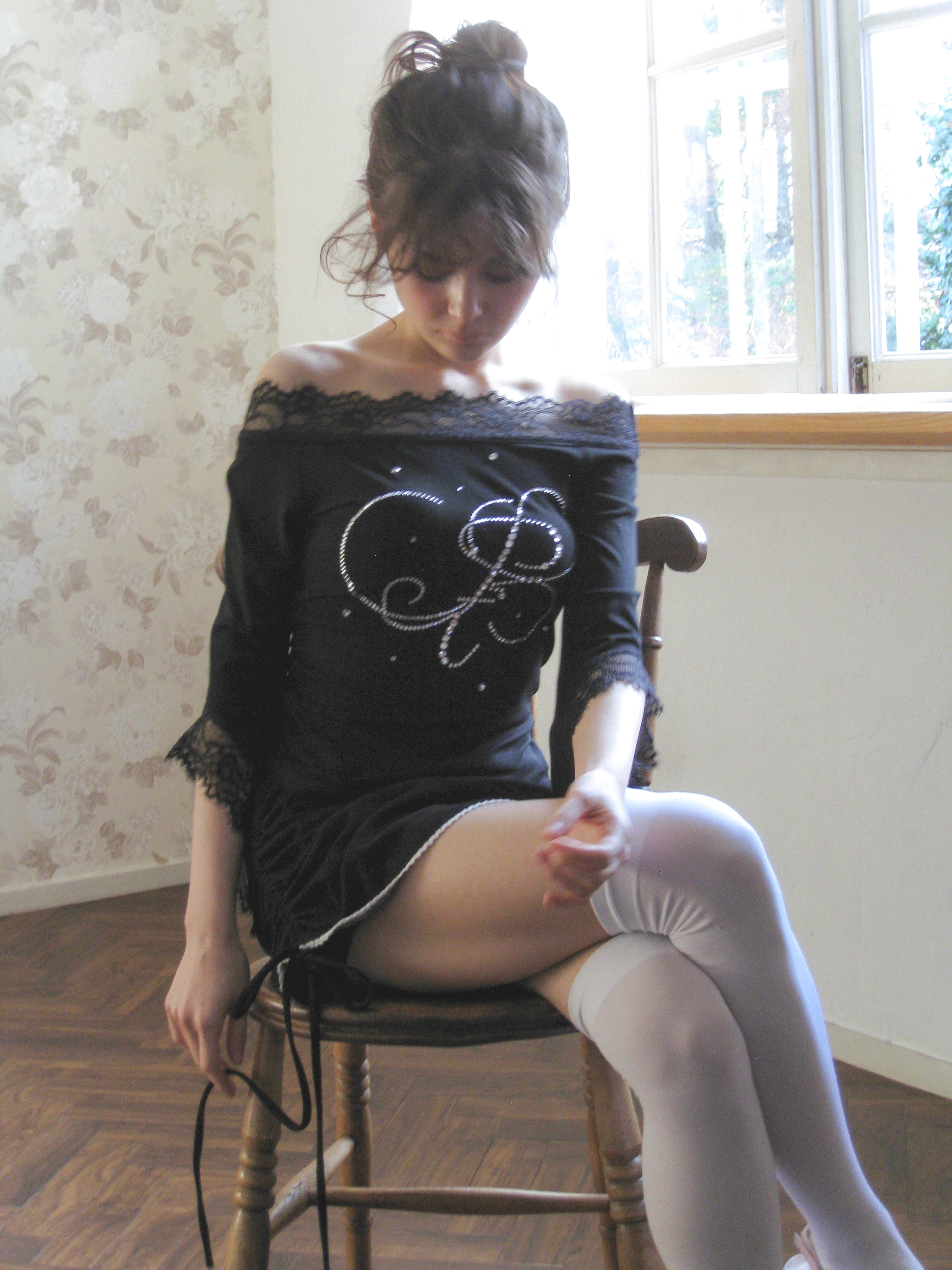 fluttering offshoulder