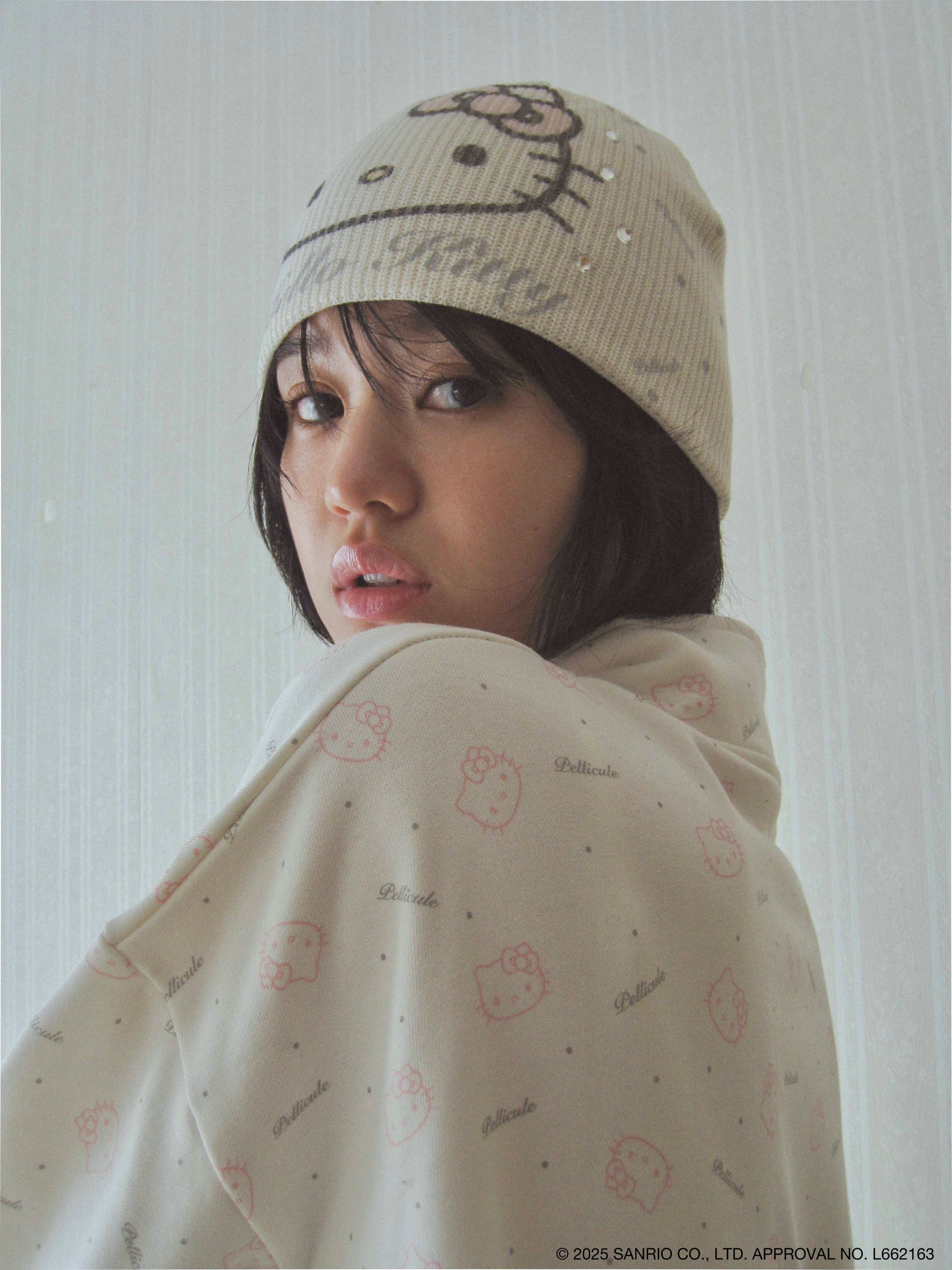 HELLO KITTY half zip tops