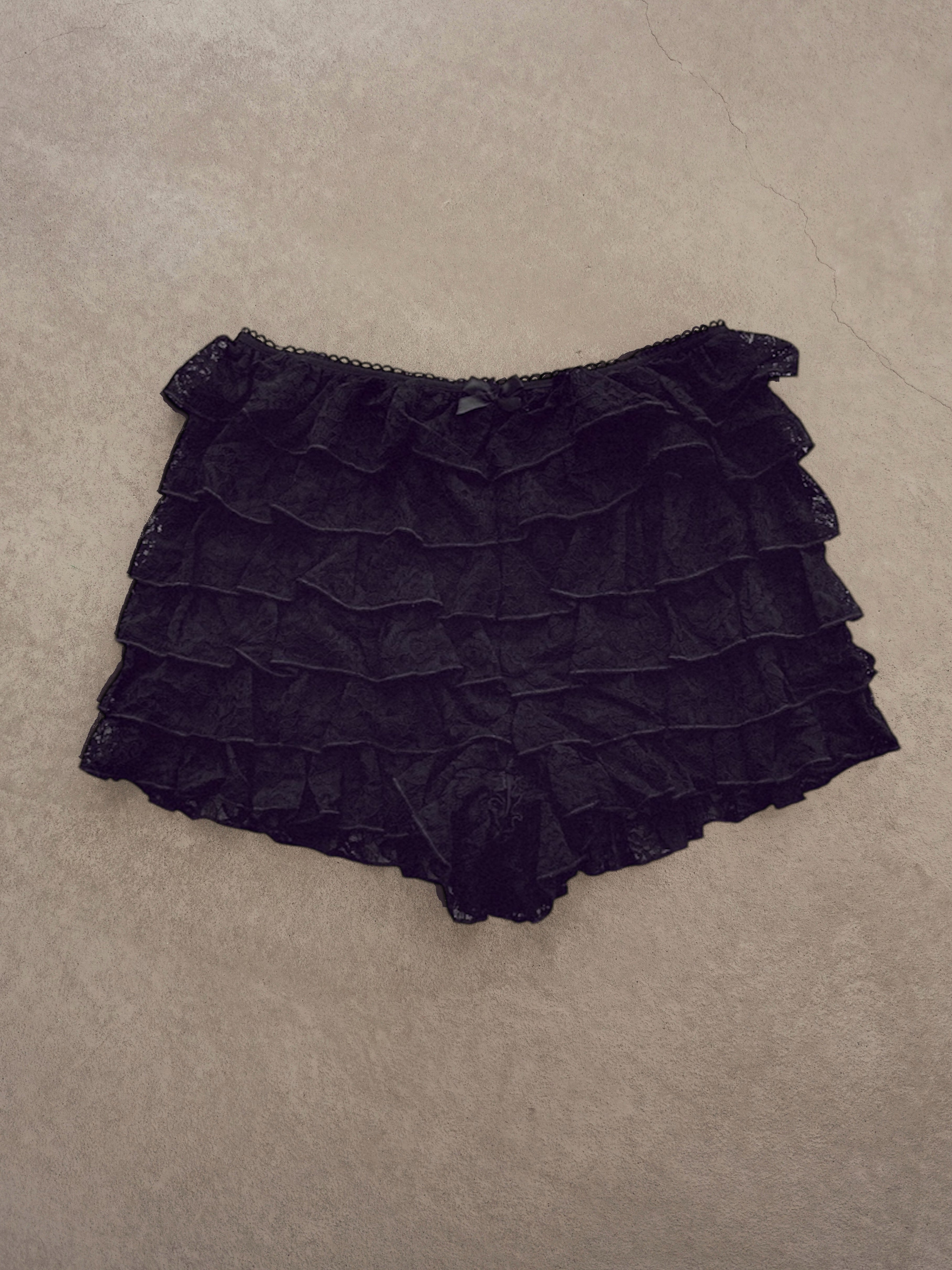 lace tieredfrill short pt