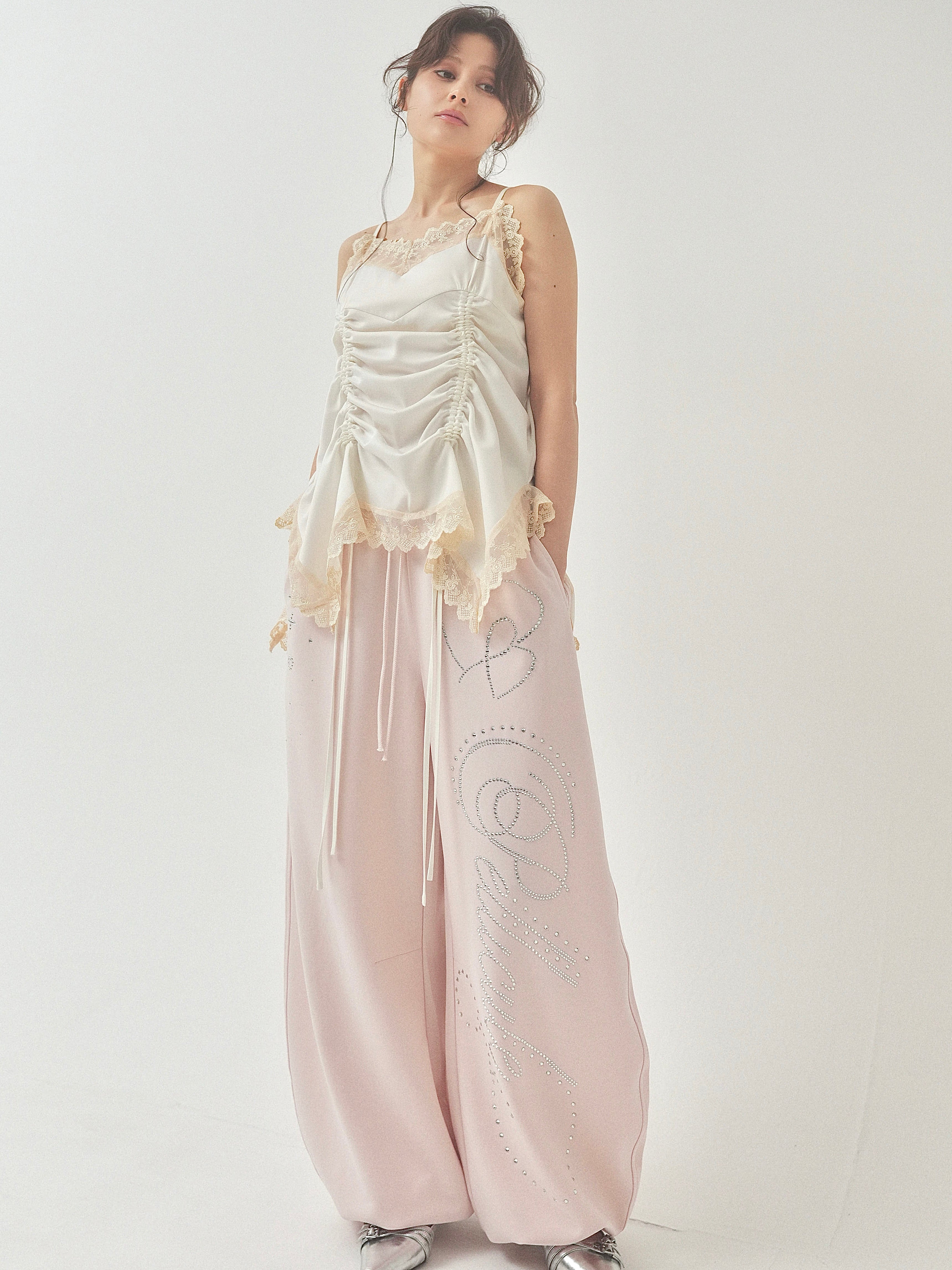 予約 black・babypink】stone-deco sweat pants｜PELLICULE | ぺリキュール