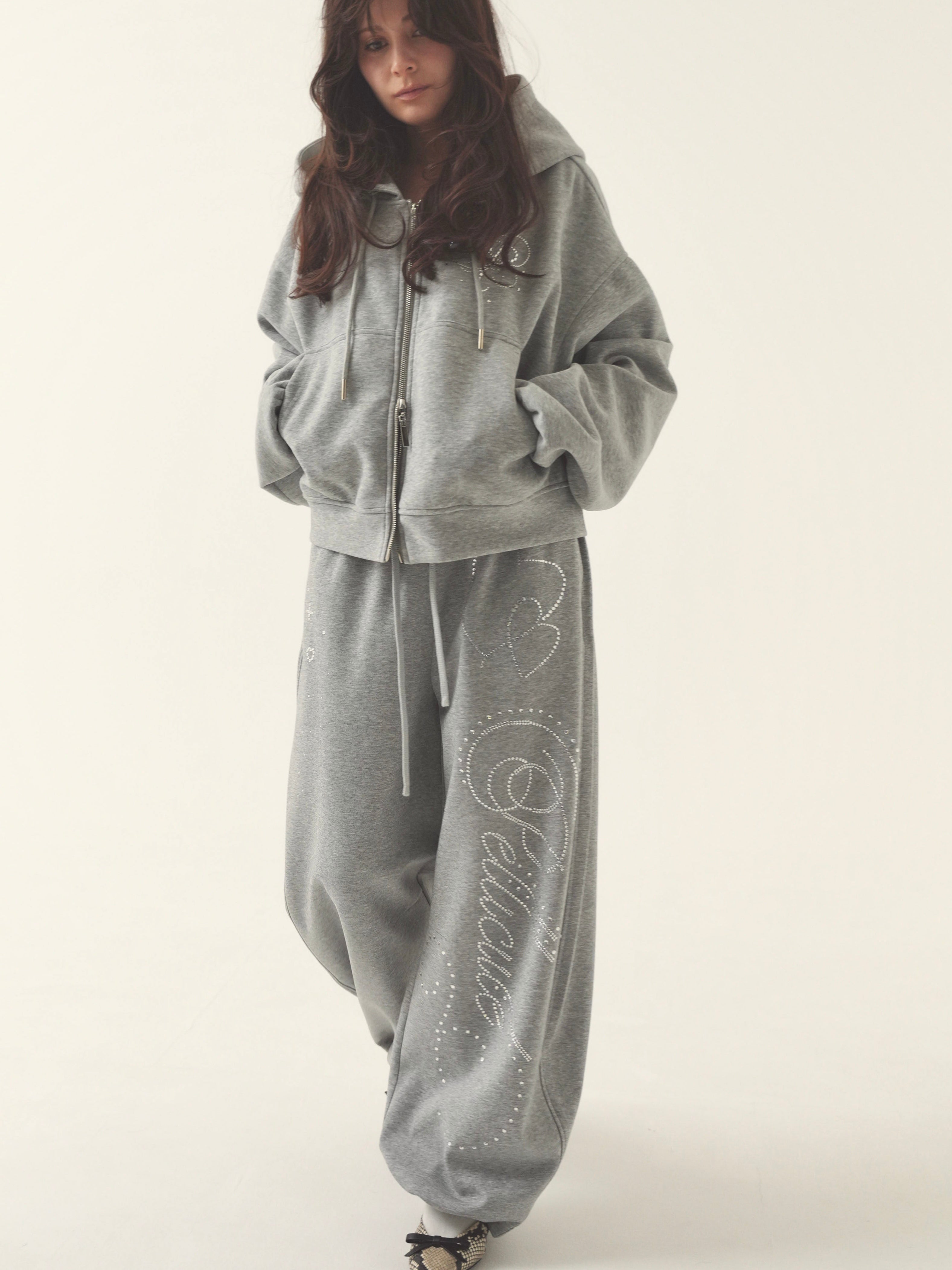 予約 black・babypink】stone-deco sweat pants｜PELLICULE | ぺリキュール