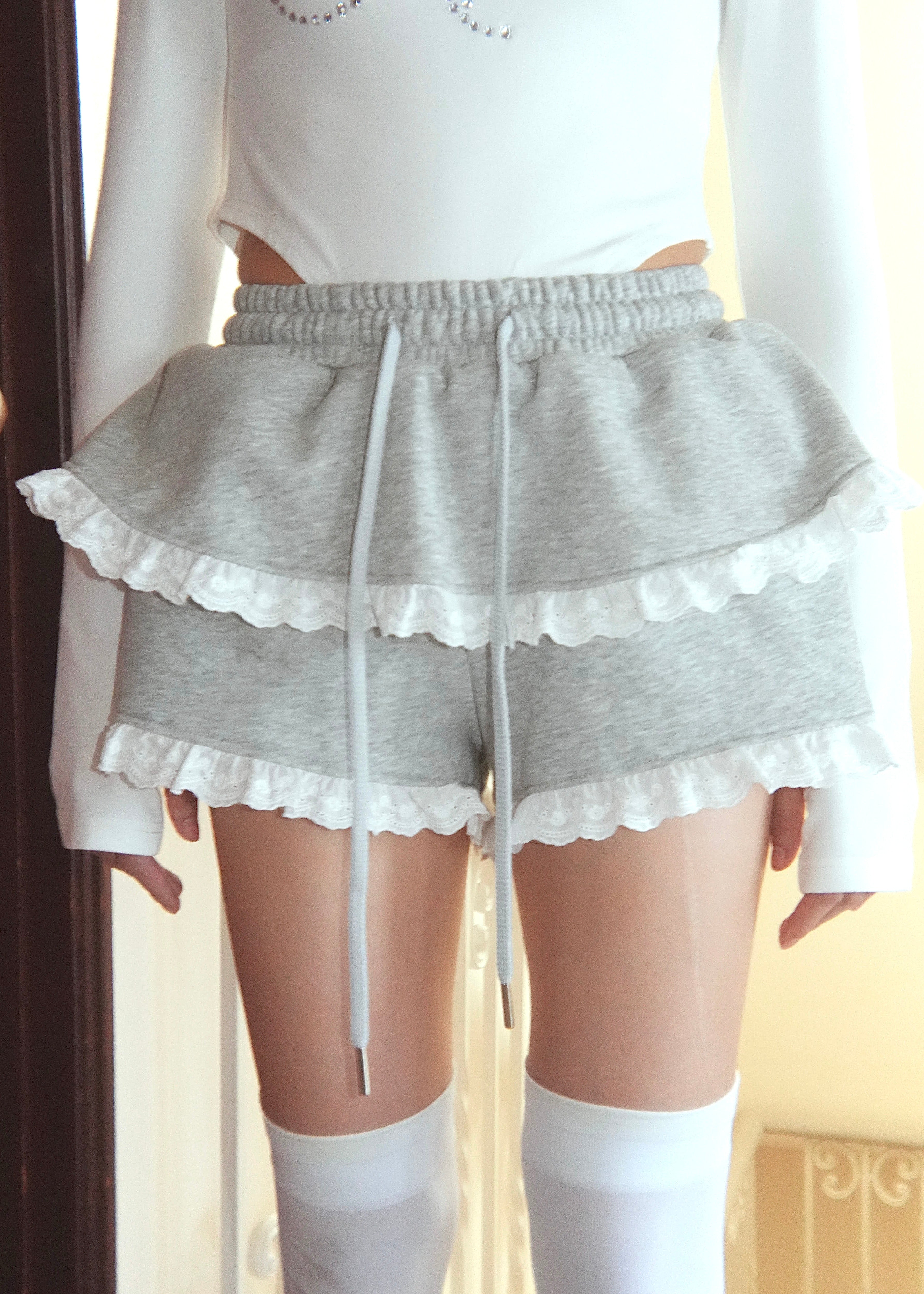 lace aprony short pants