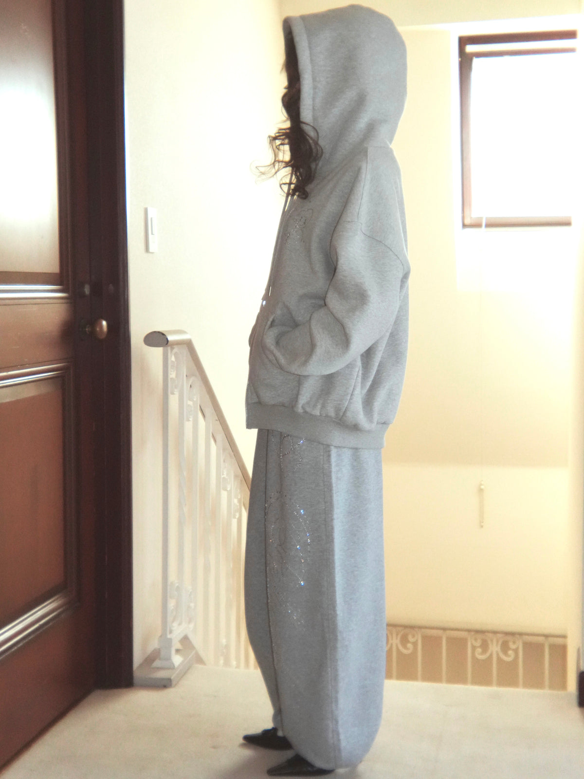 stone-deco sweat pants