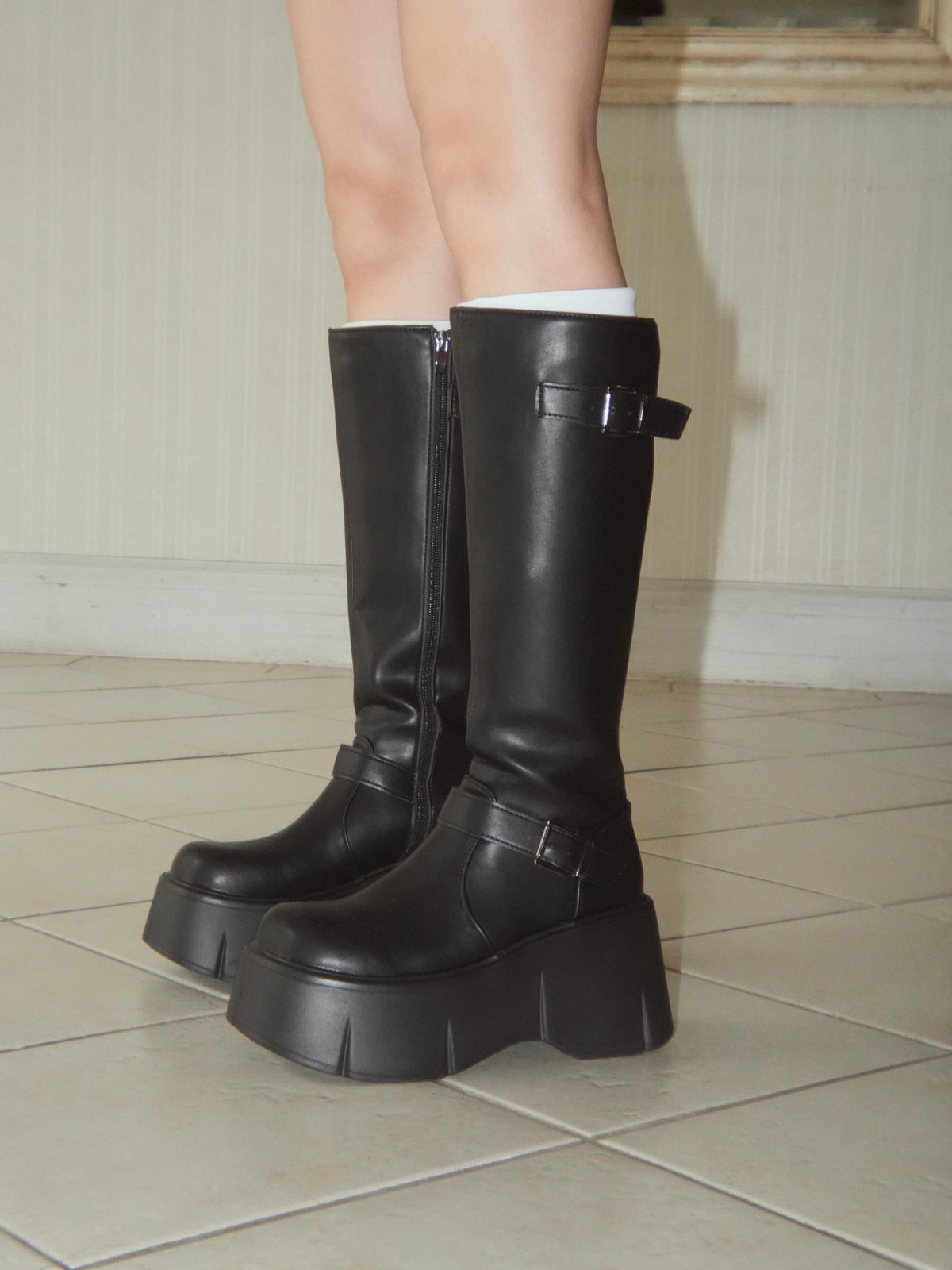 buckle volumesole boots