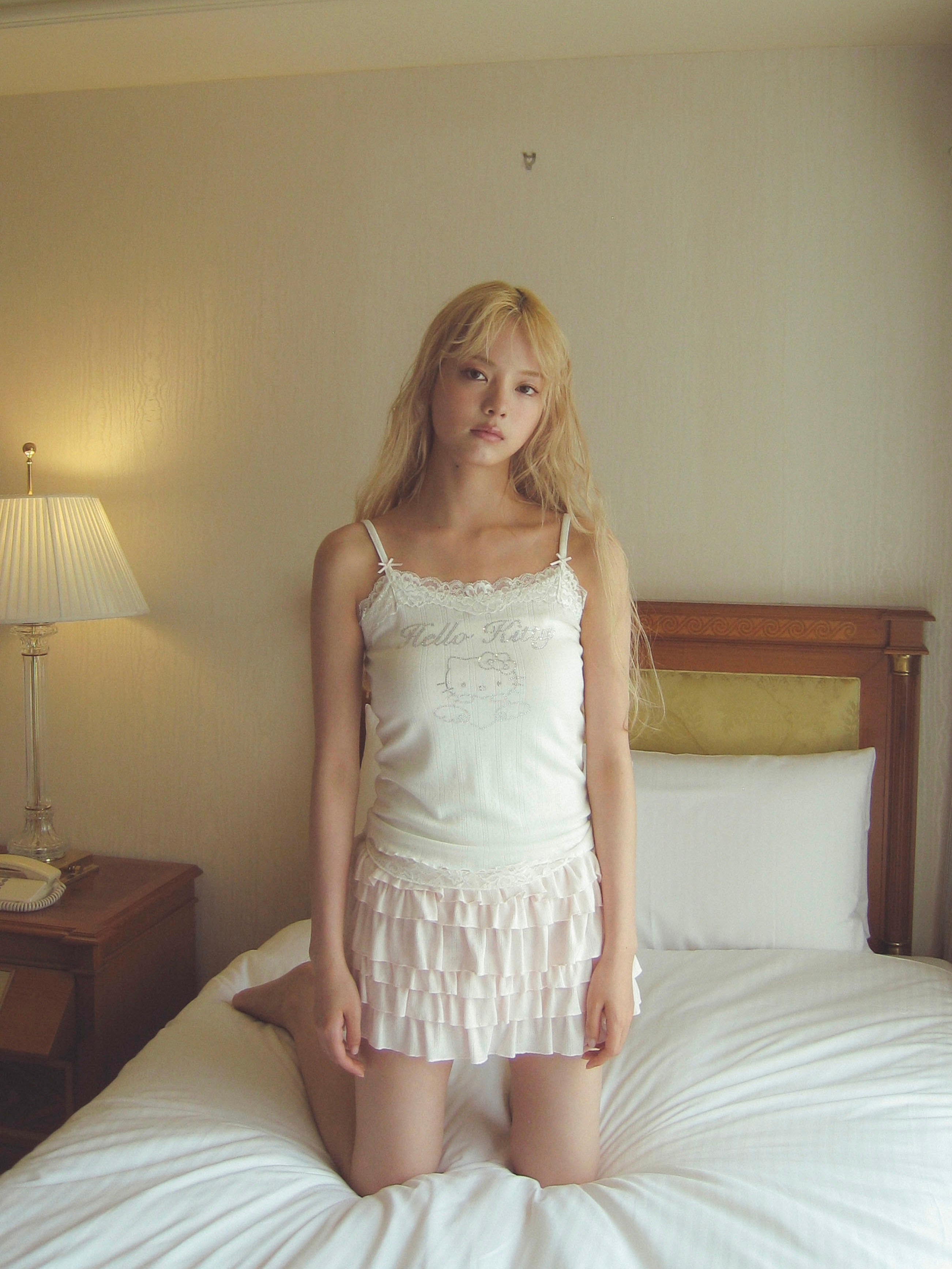 eyelet tiered mini pants