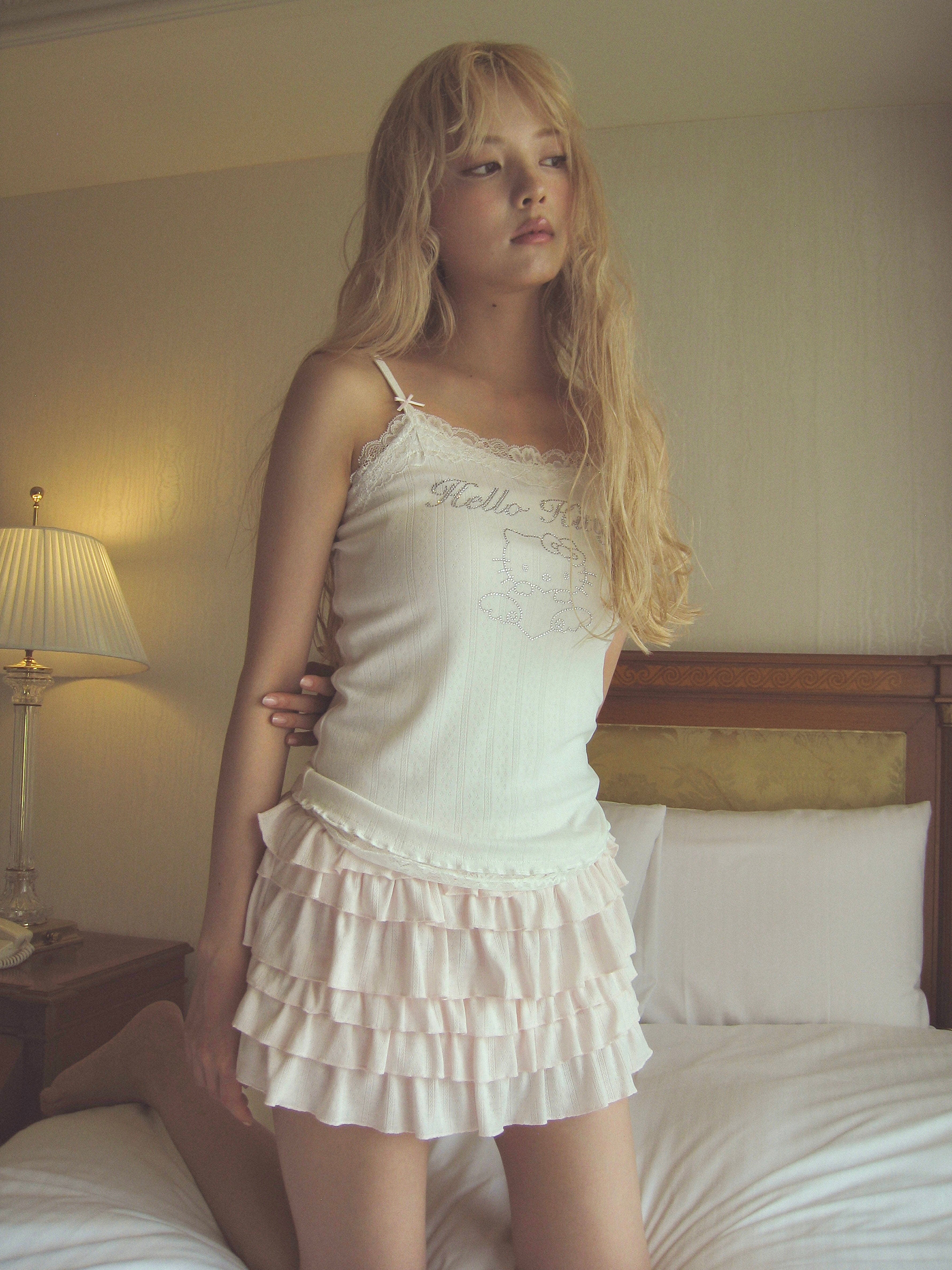 eyelet tiered mini pants