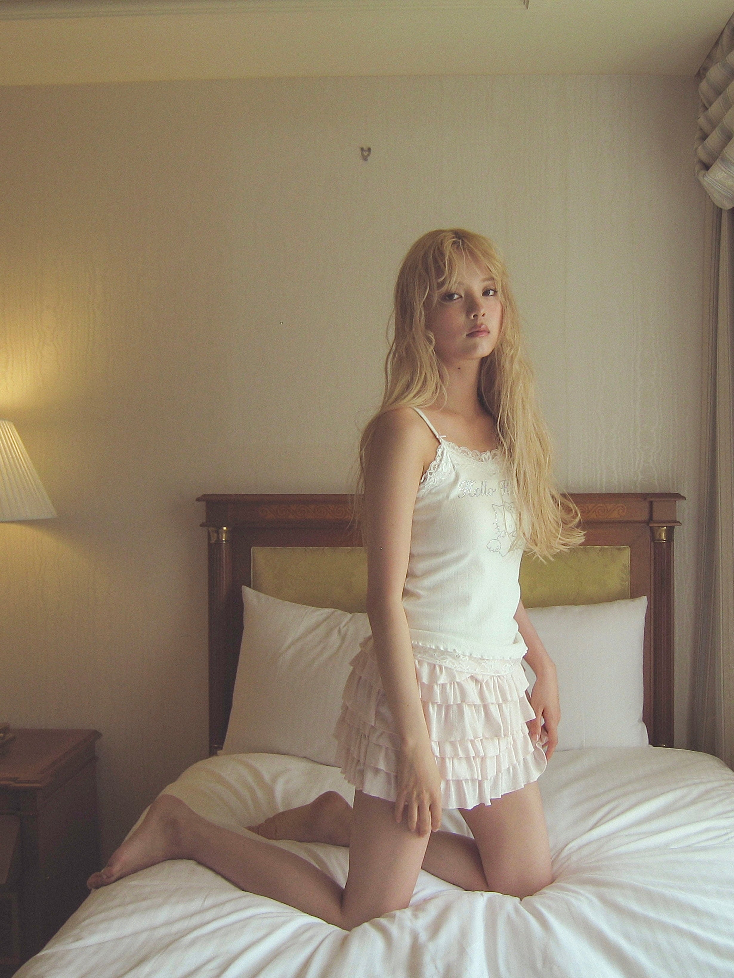 eyelet tiered mini pants