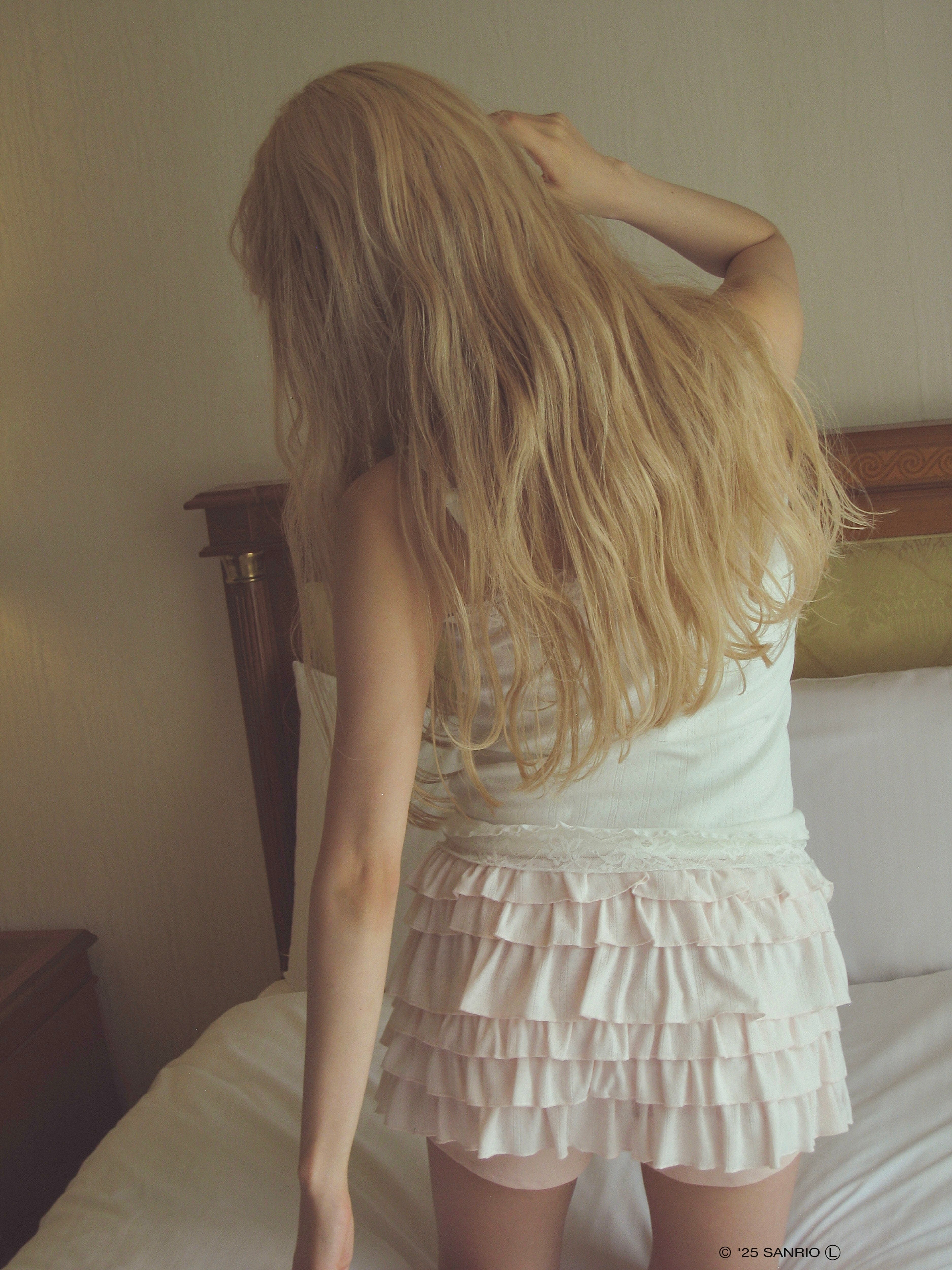 eyelet tiered mini pants