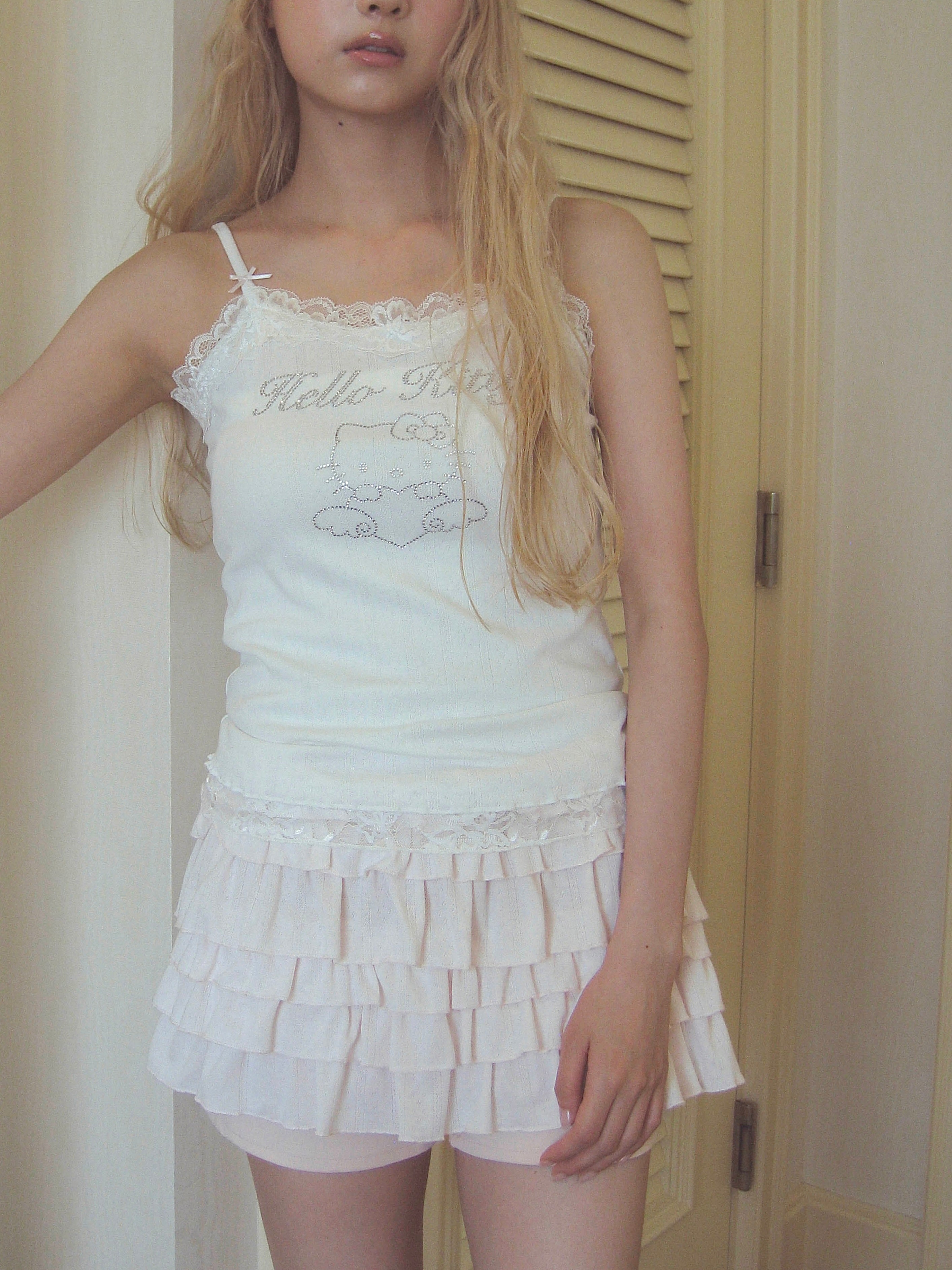eyelet tiered mini pants