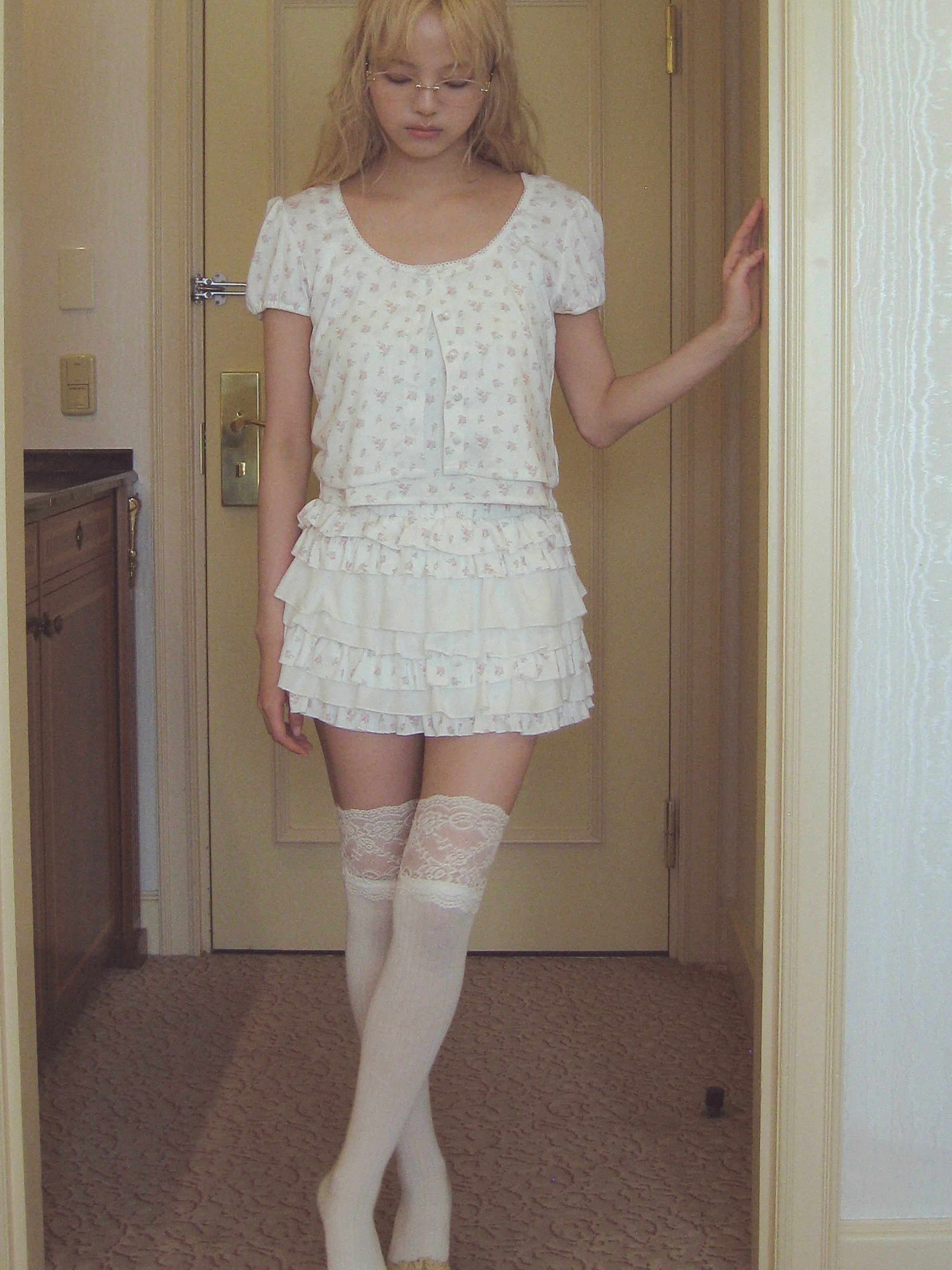 rose eyelet tiered mini pants