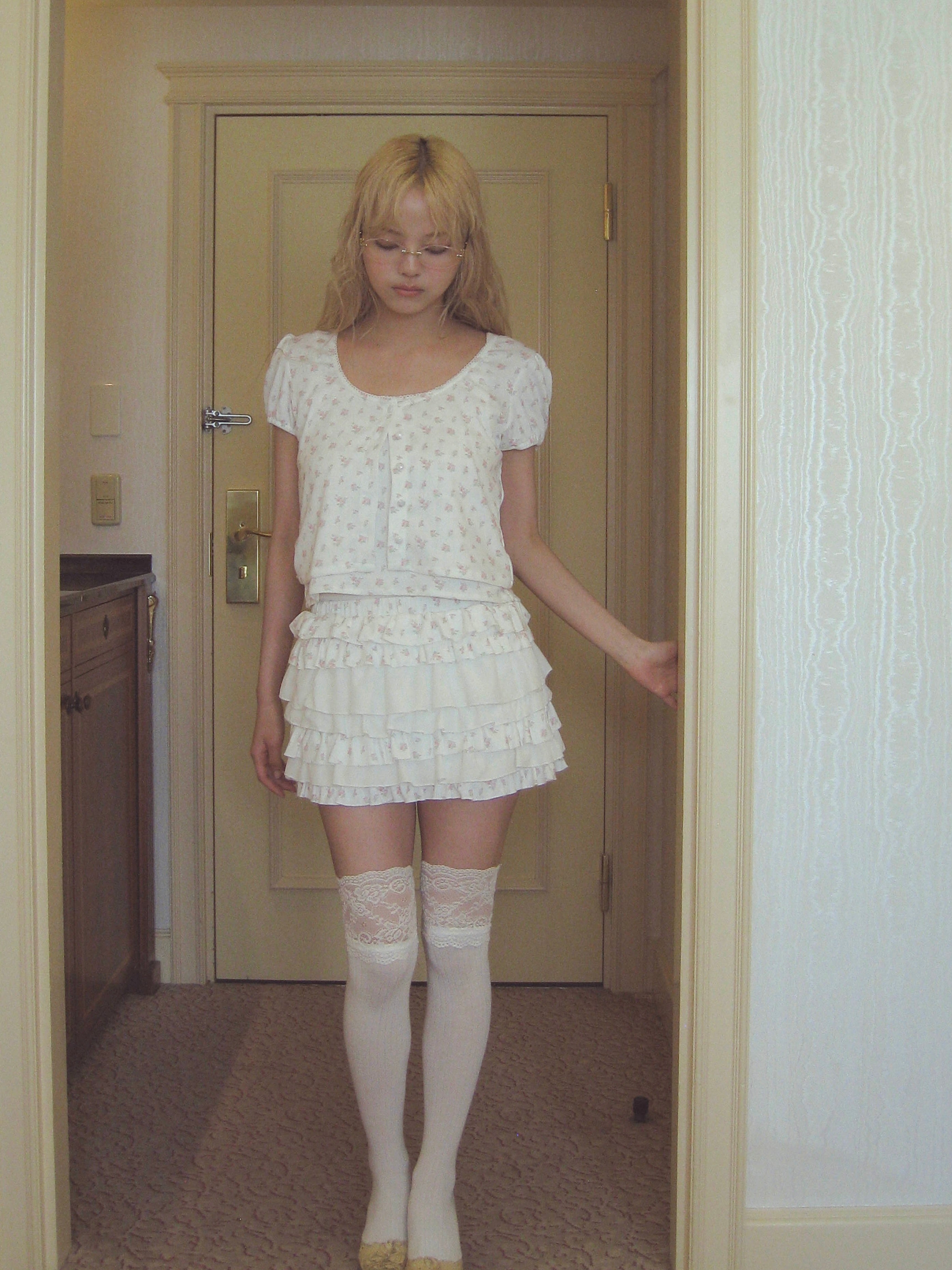 rose eyelet tiered mini pants