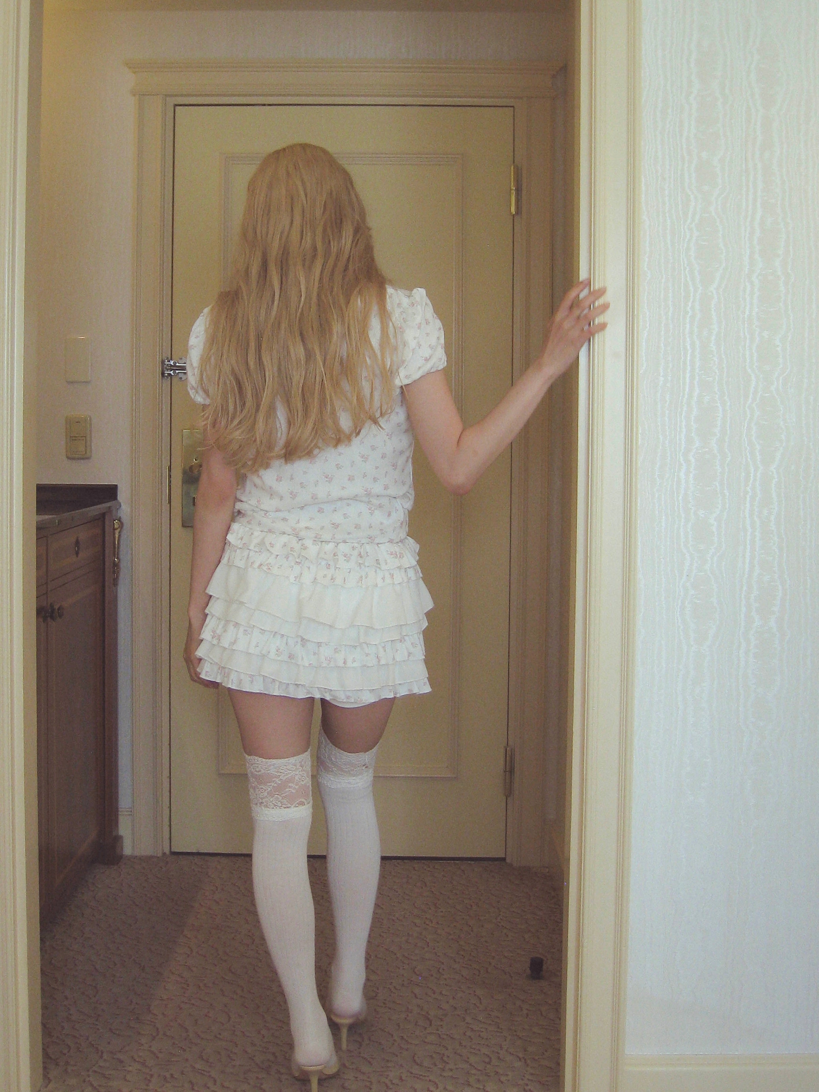 rose eyelet tiered mini pants