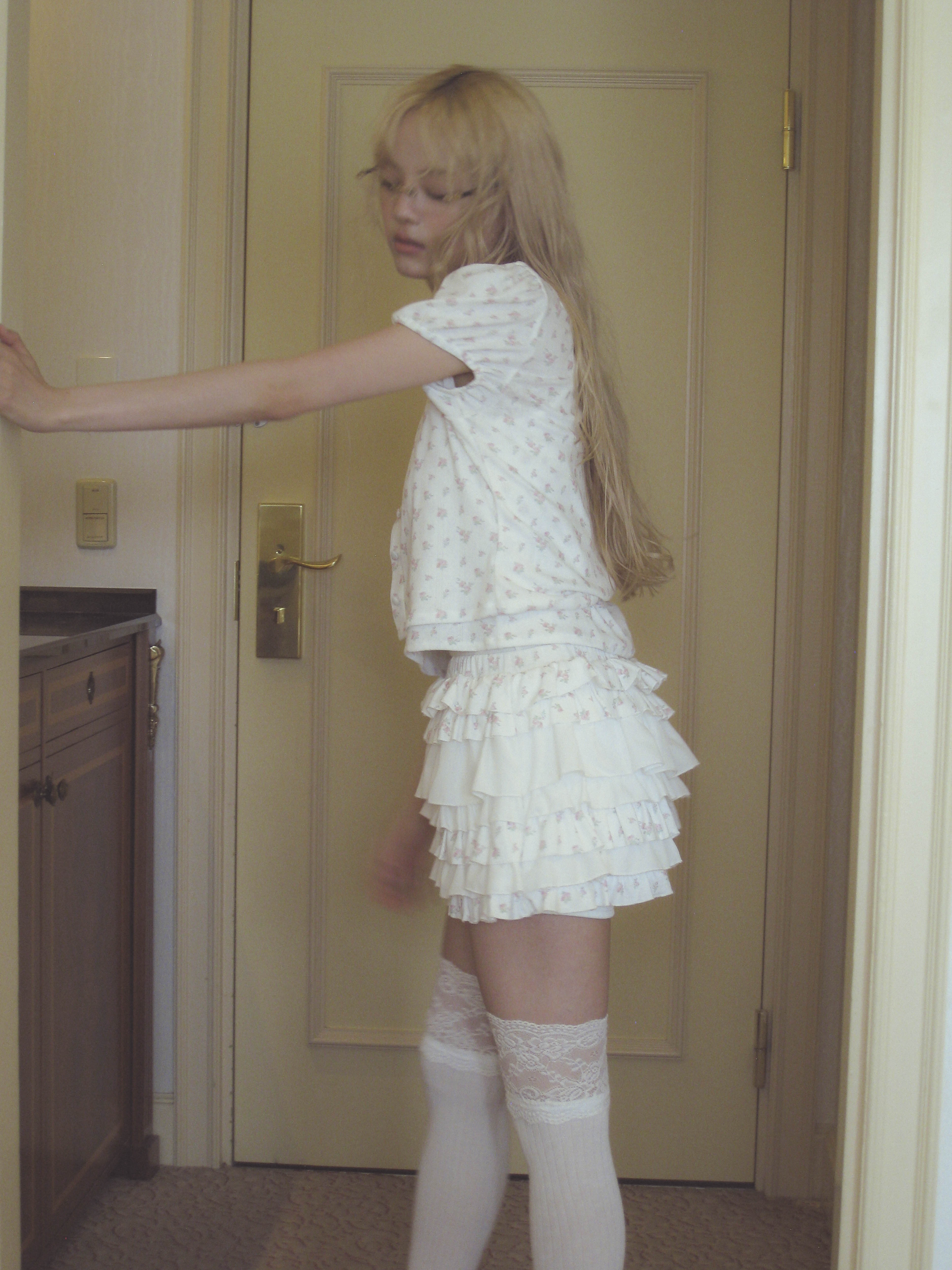rose eyelet tiered mini pants