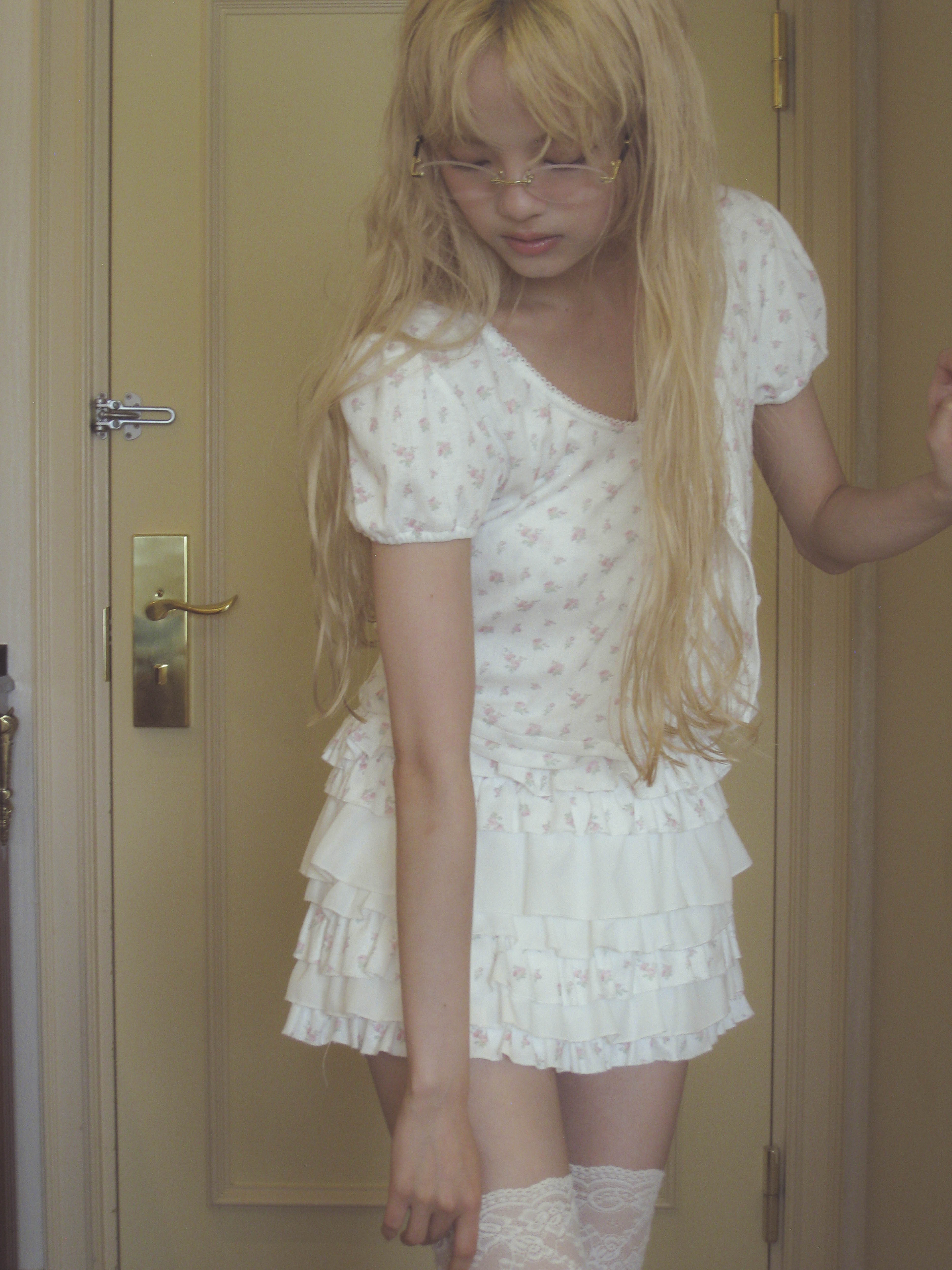 rose eyelet tiered mini pants