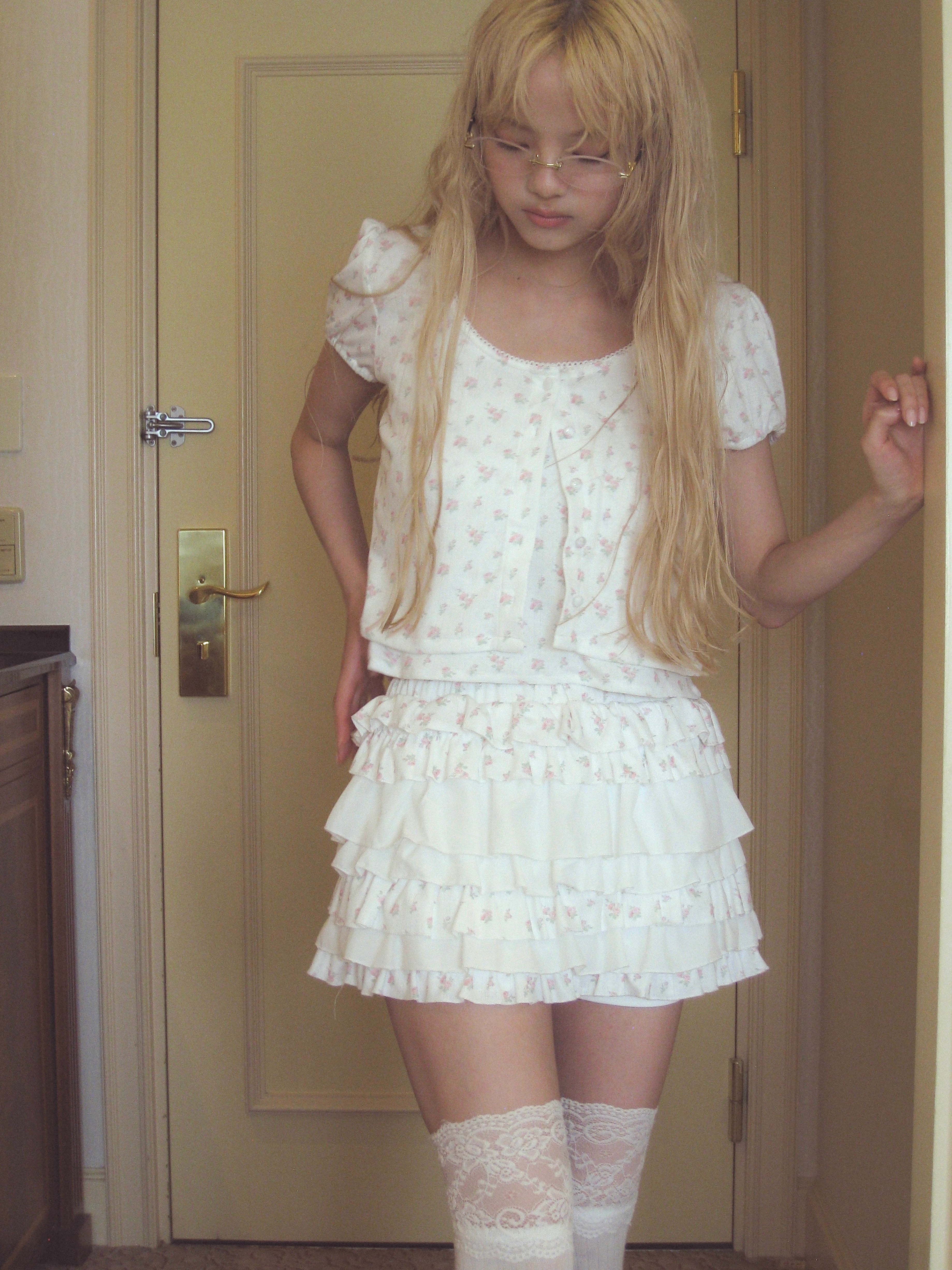 rose eyelet tiered mini pants