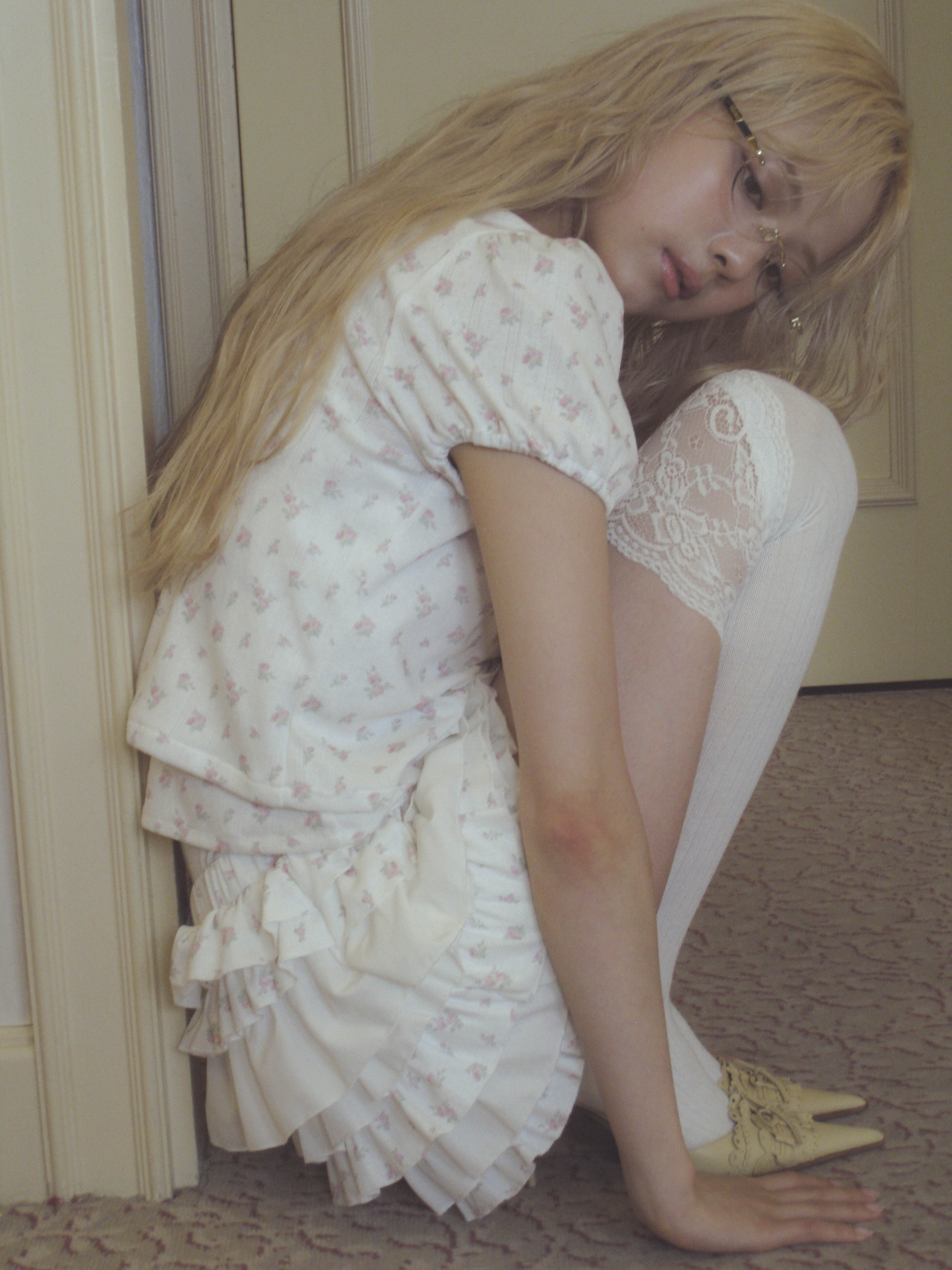 rose eyelet tiered mini pants
