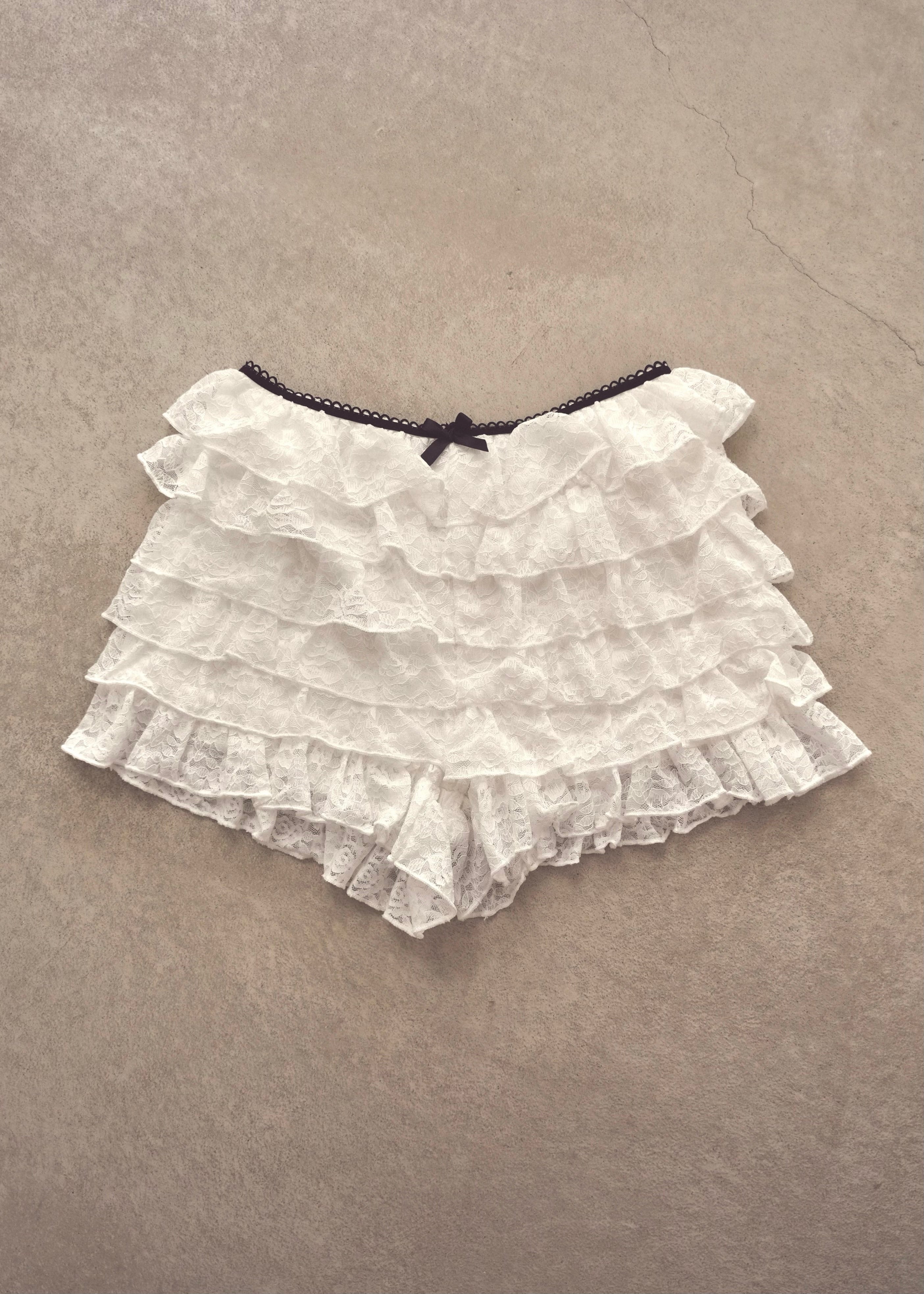 lace tieredfrill  short pt