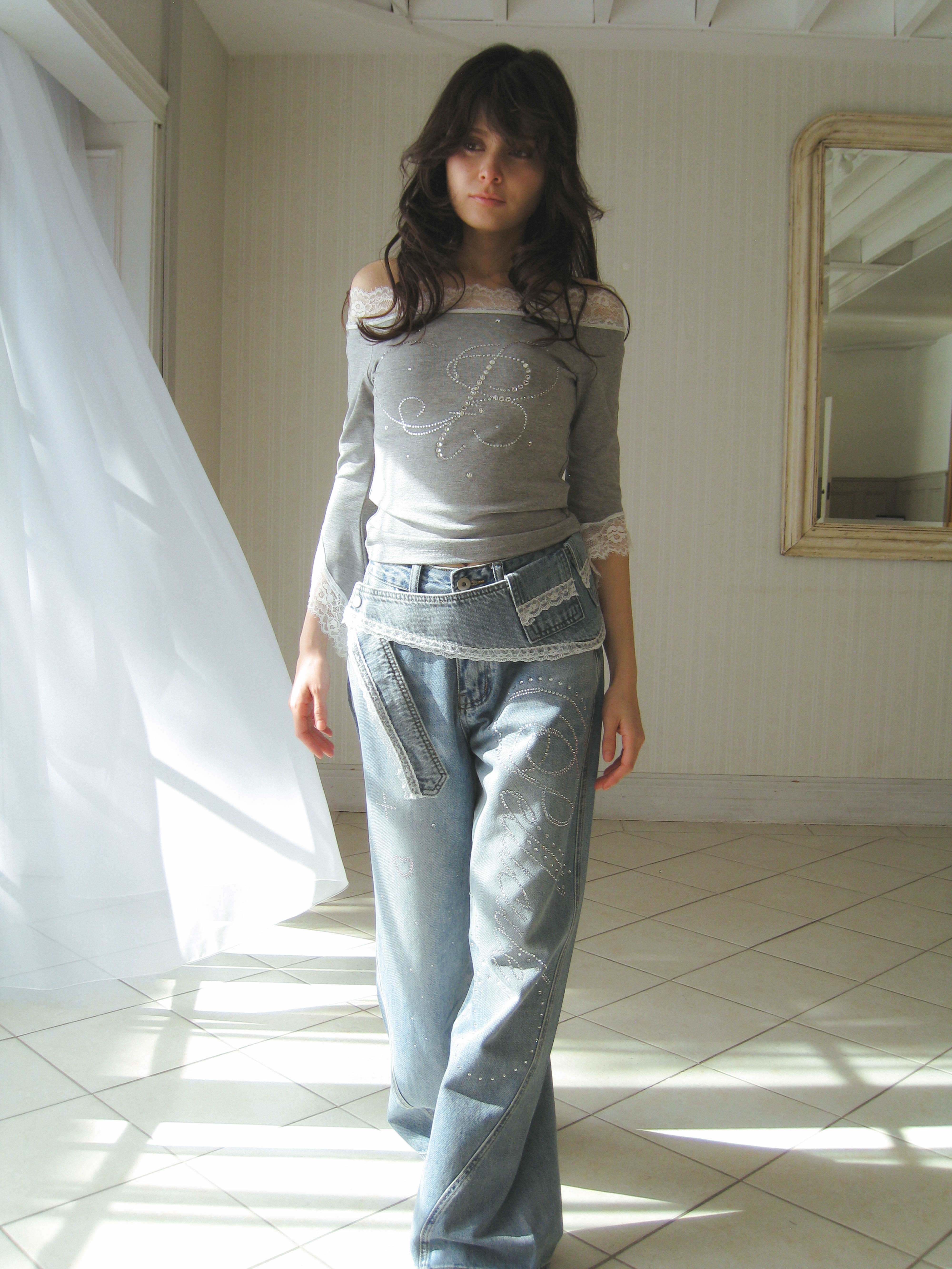 fluttering offshoulder