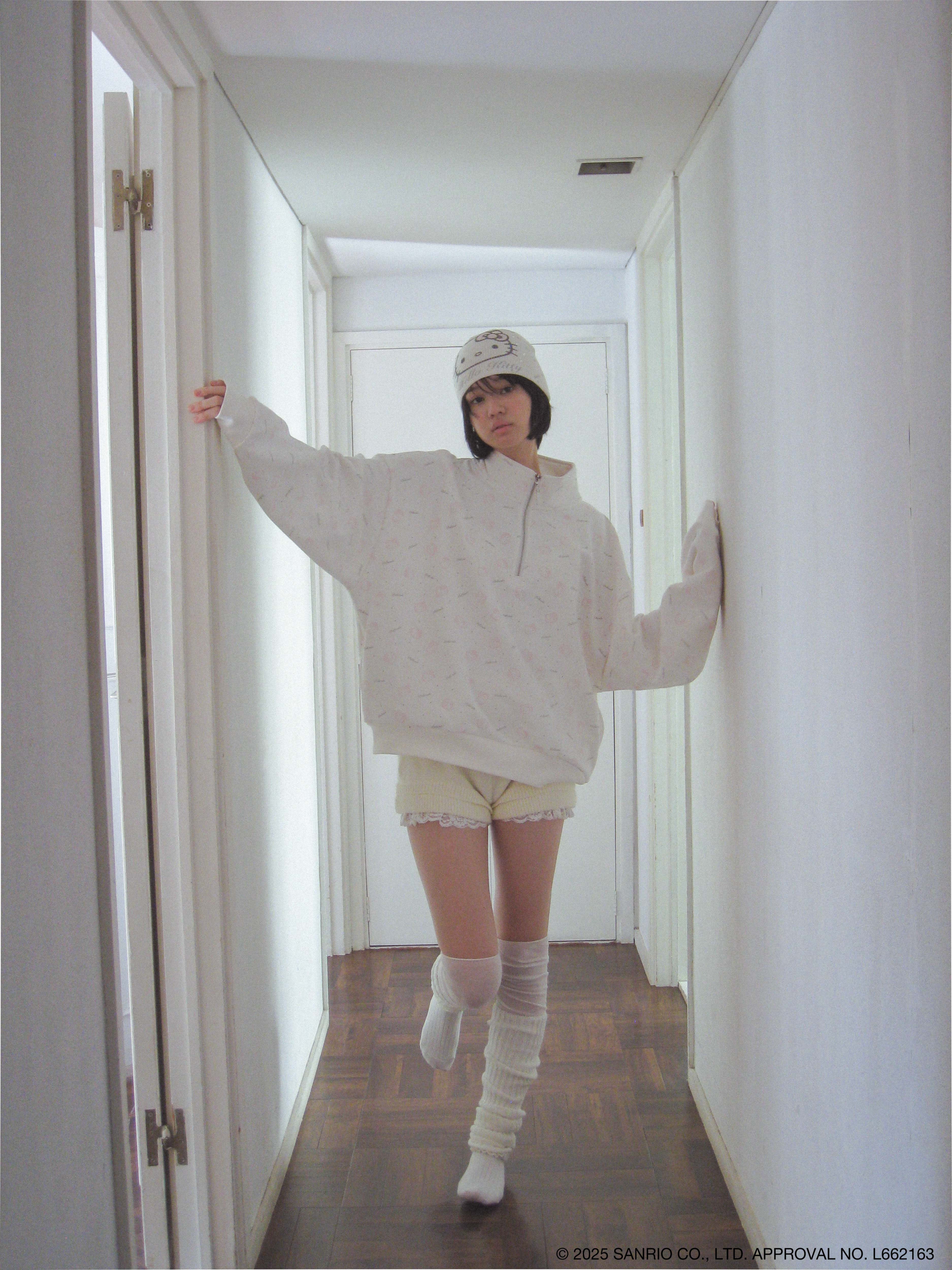 HELLO KITTY half zip tops｜PELLICULE | ぺリキュール