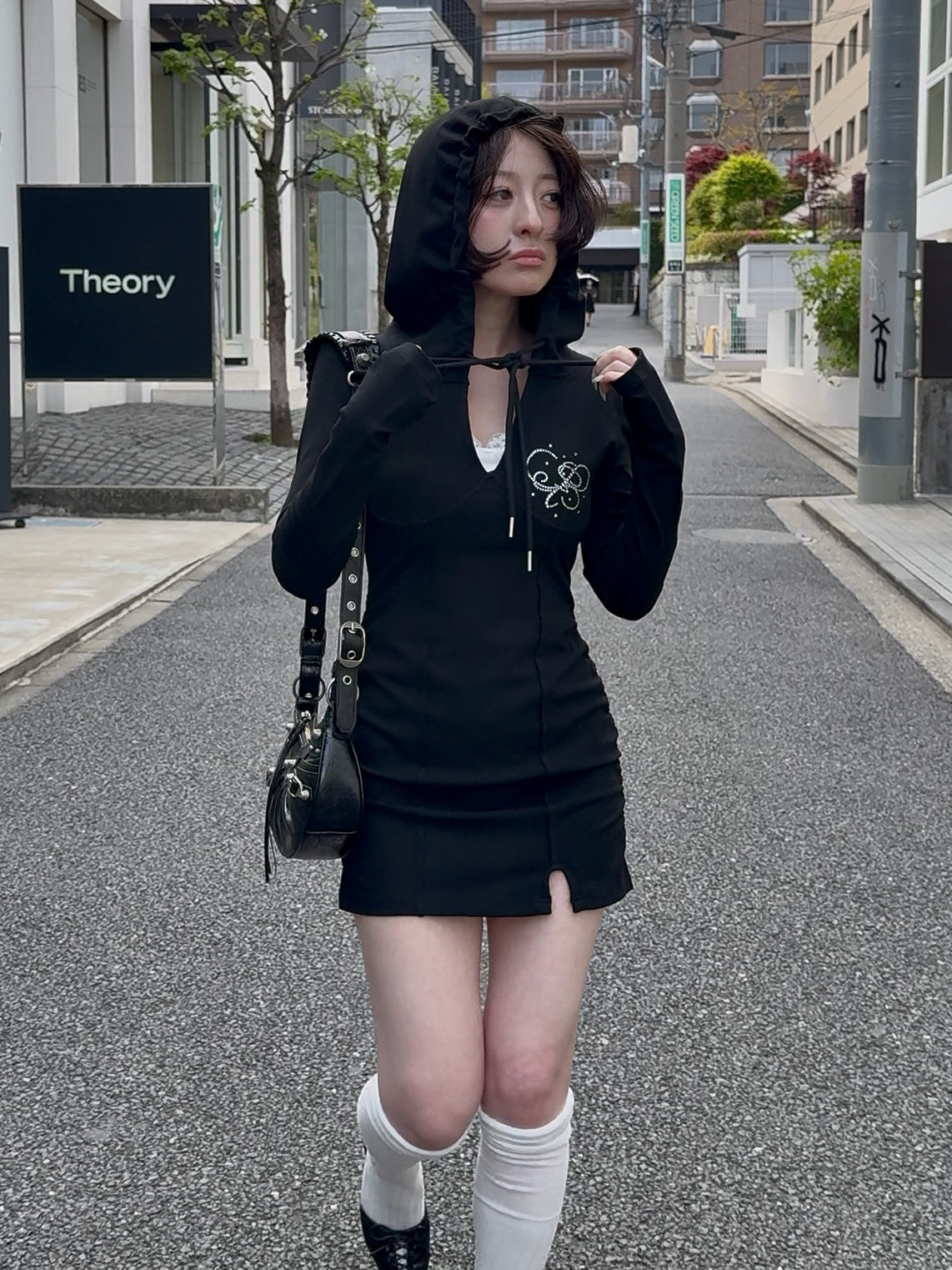 loose hoodie op