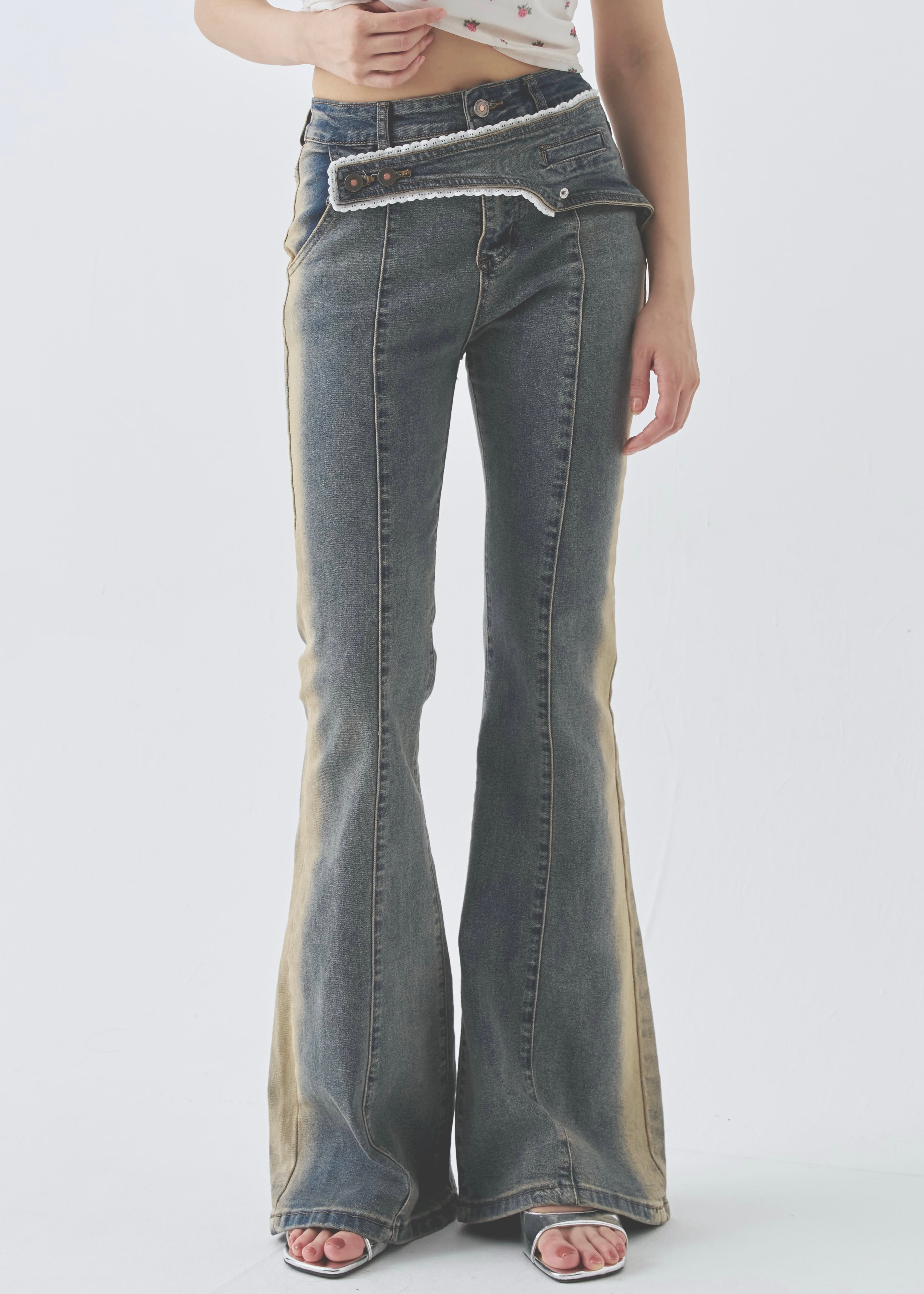 lacebelt flaredenim