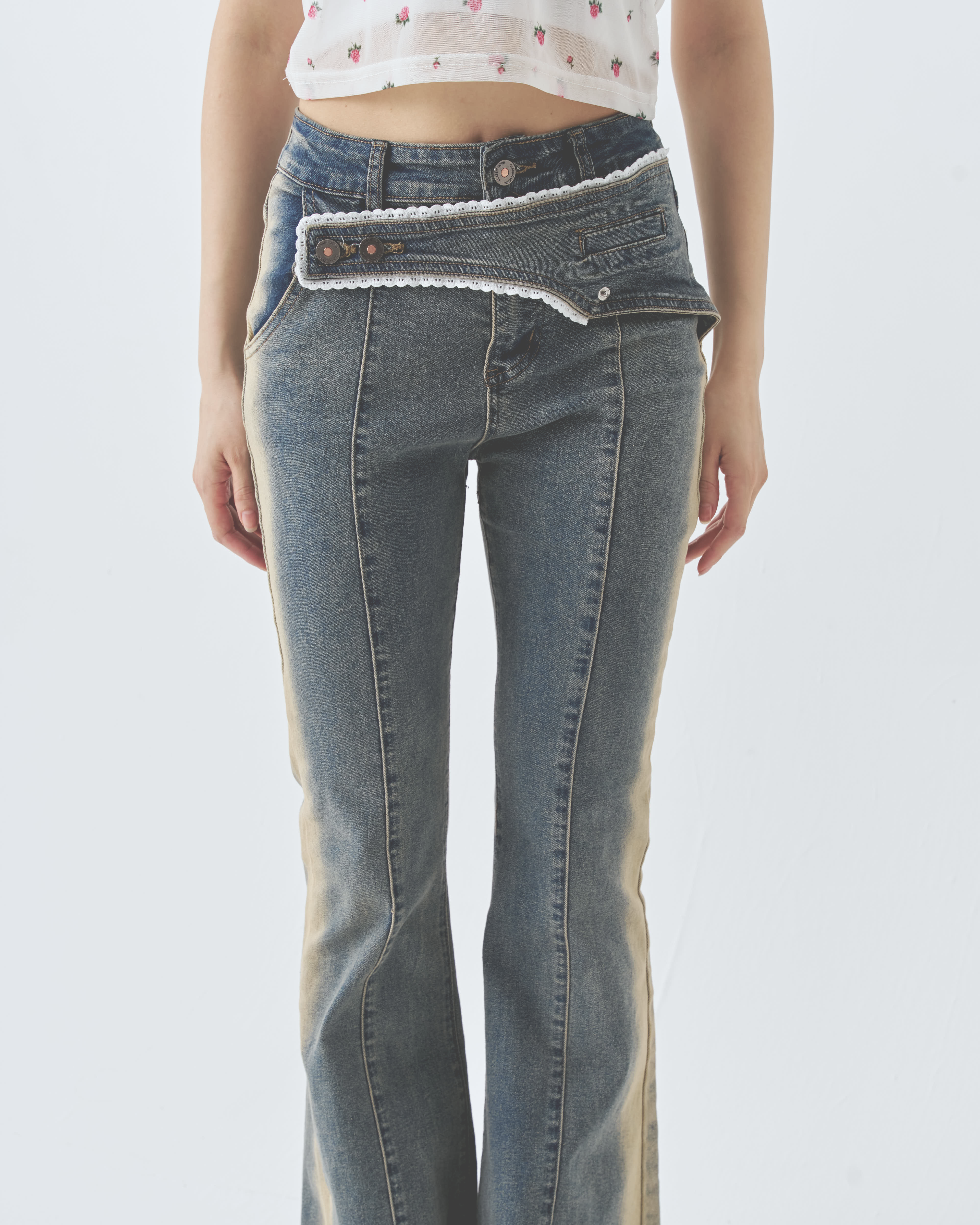 lacebelt flaredenim